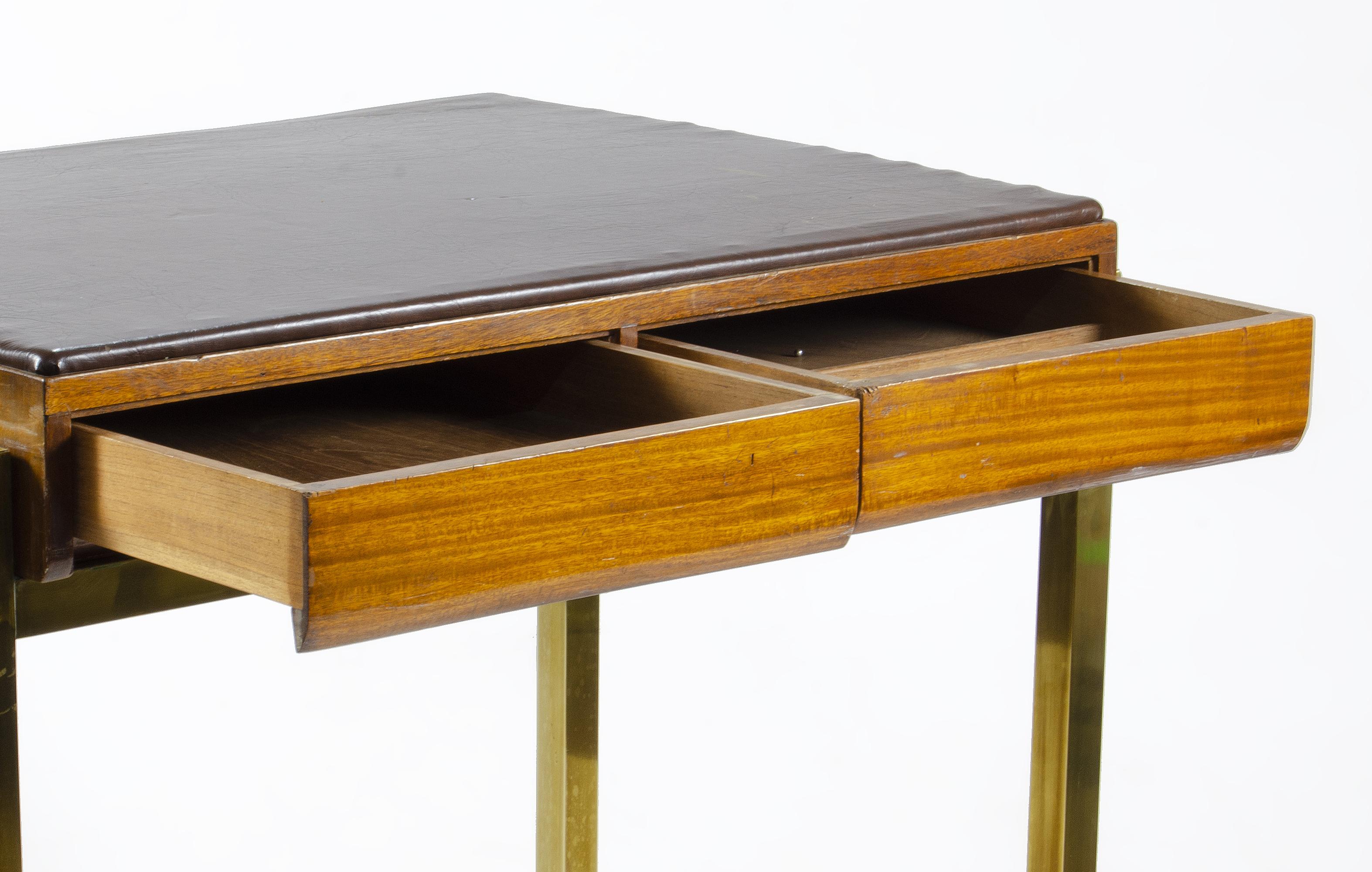 Scrivania moderna in legno in stile Jansen degli anni '40 con accenti in bronzo e pelle, Francia in vendita 1