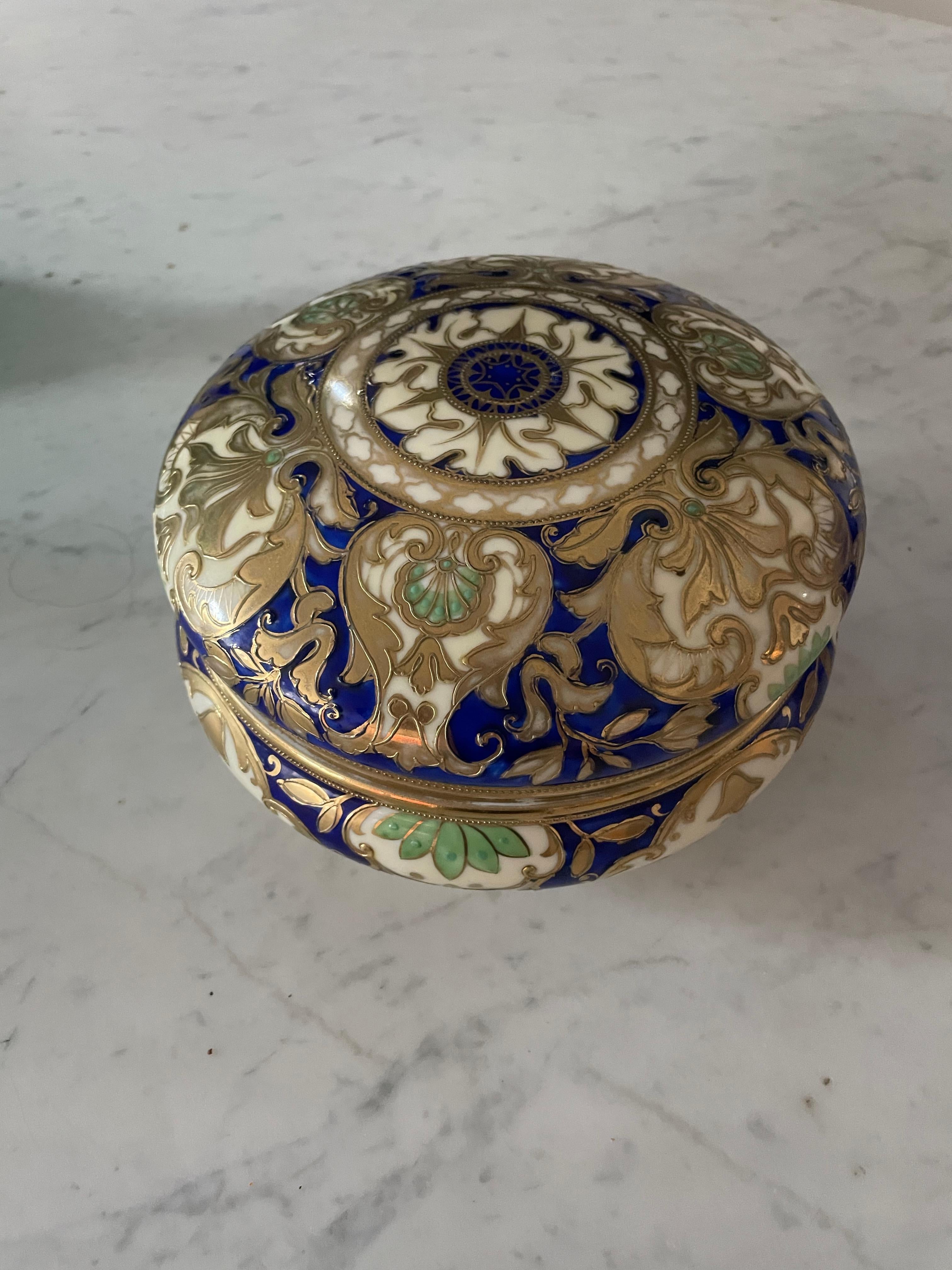 Chinoiserie 1940's Japanese Porcelain Lidded Bowl by Noritake
