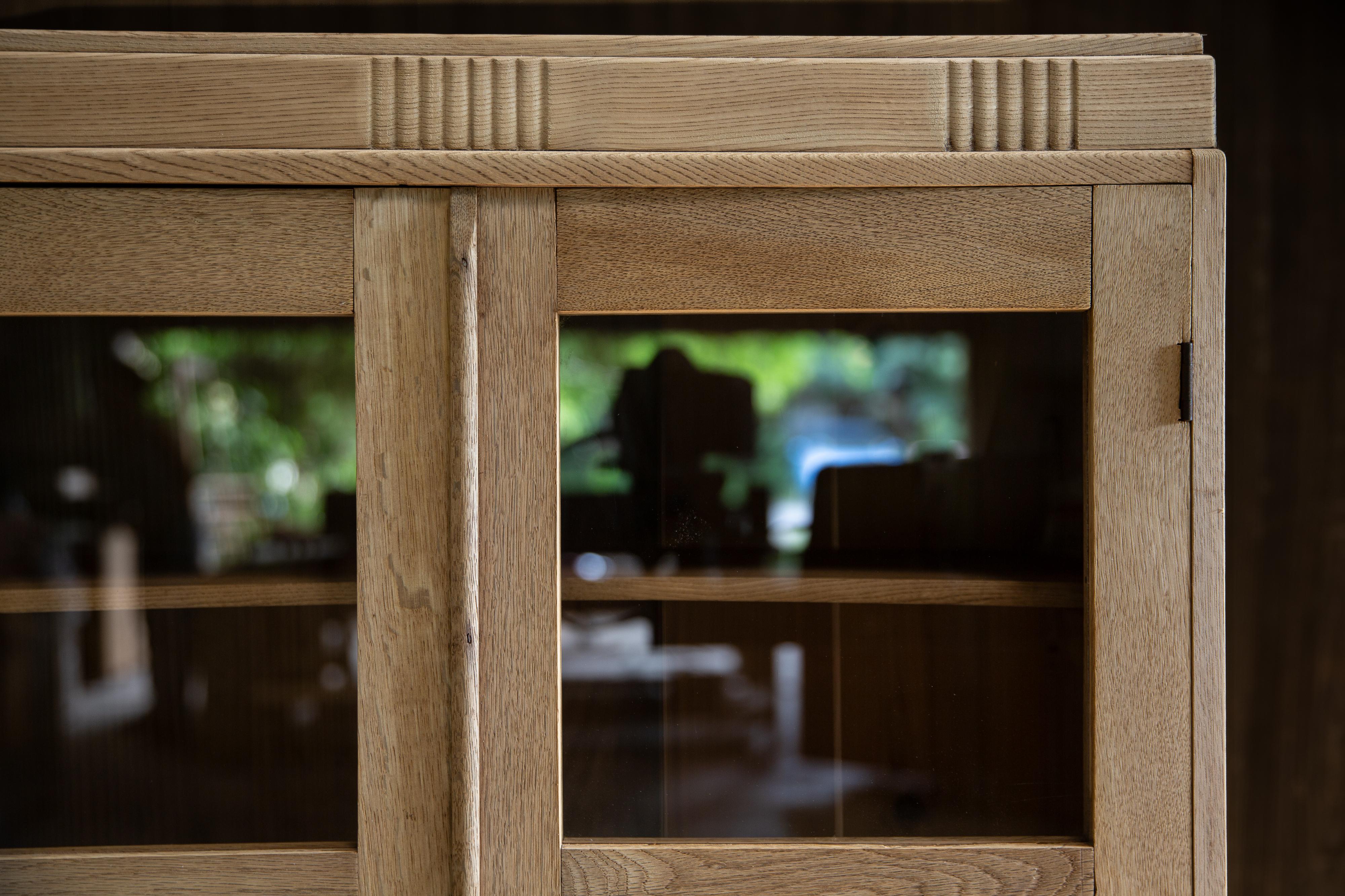 1940s Japanese vintage glass cabinet w/drawers, bookcase wabi sabi organic en vente 10