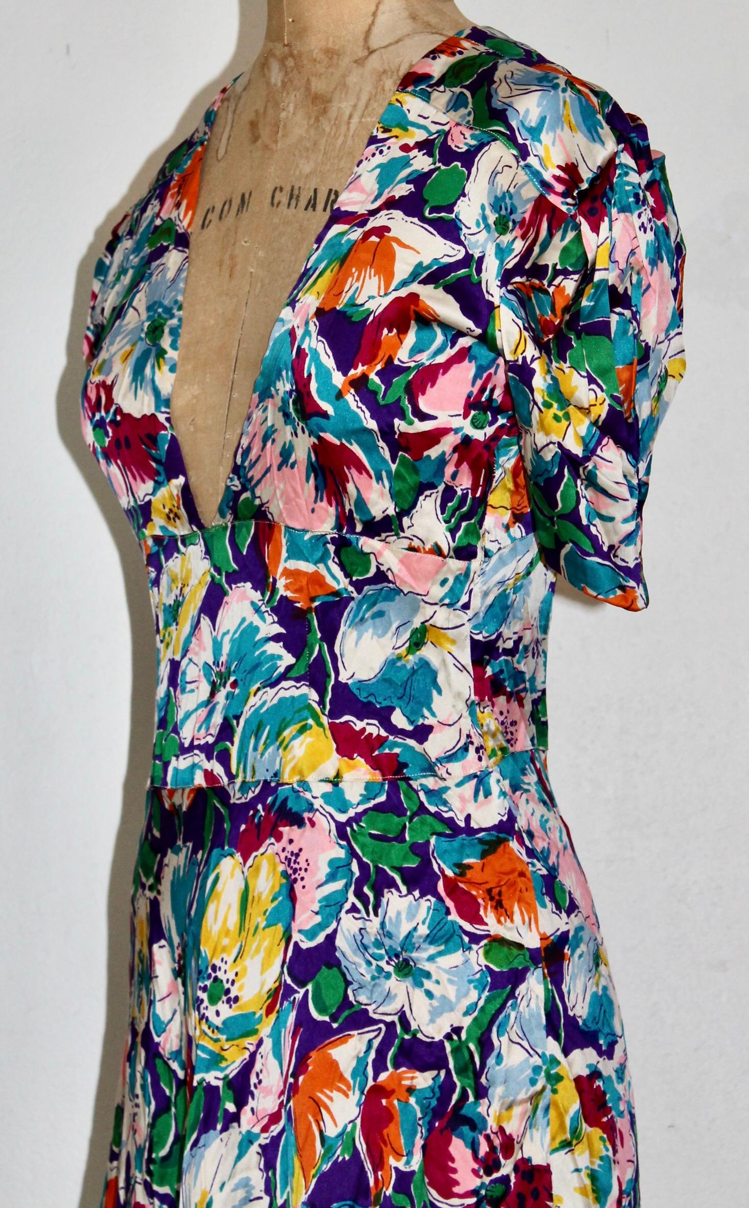 Vestido de seda floral color 'joya' de los años 40 en venta 1