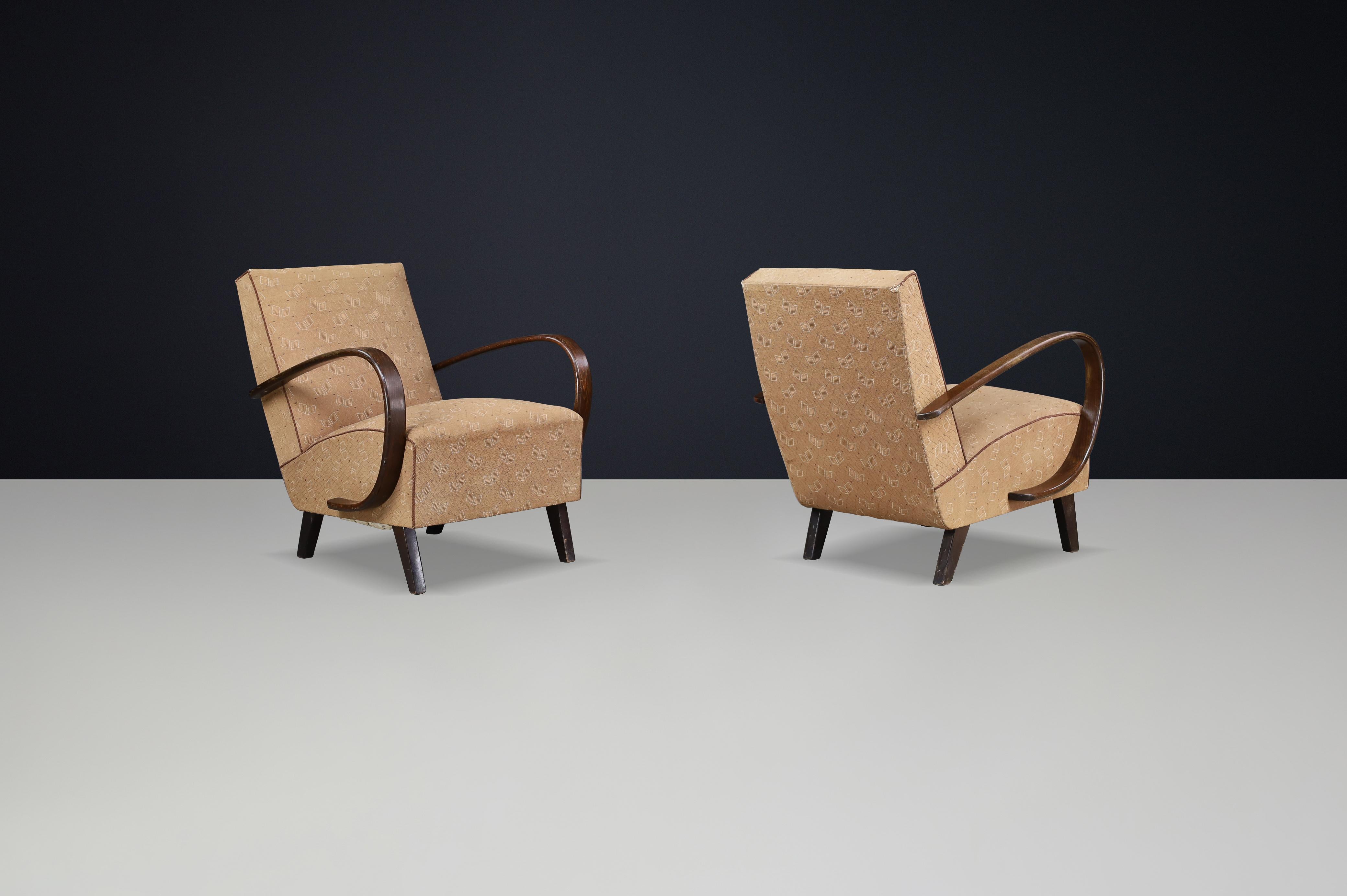1940s Jindřich Halabala H-227 Bentwood Armchairs with Original Upholstery For Sale 1