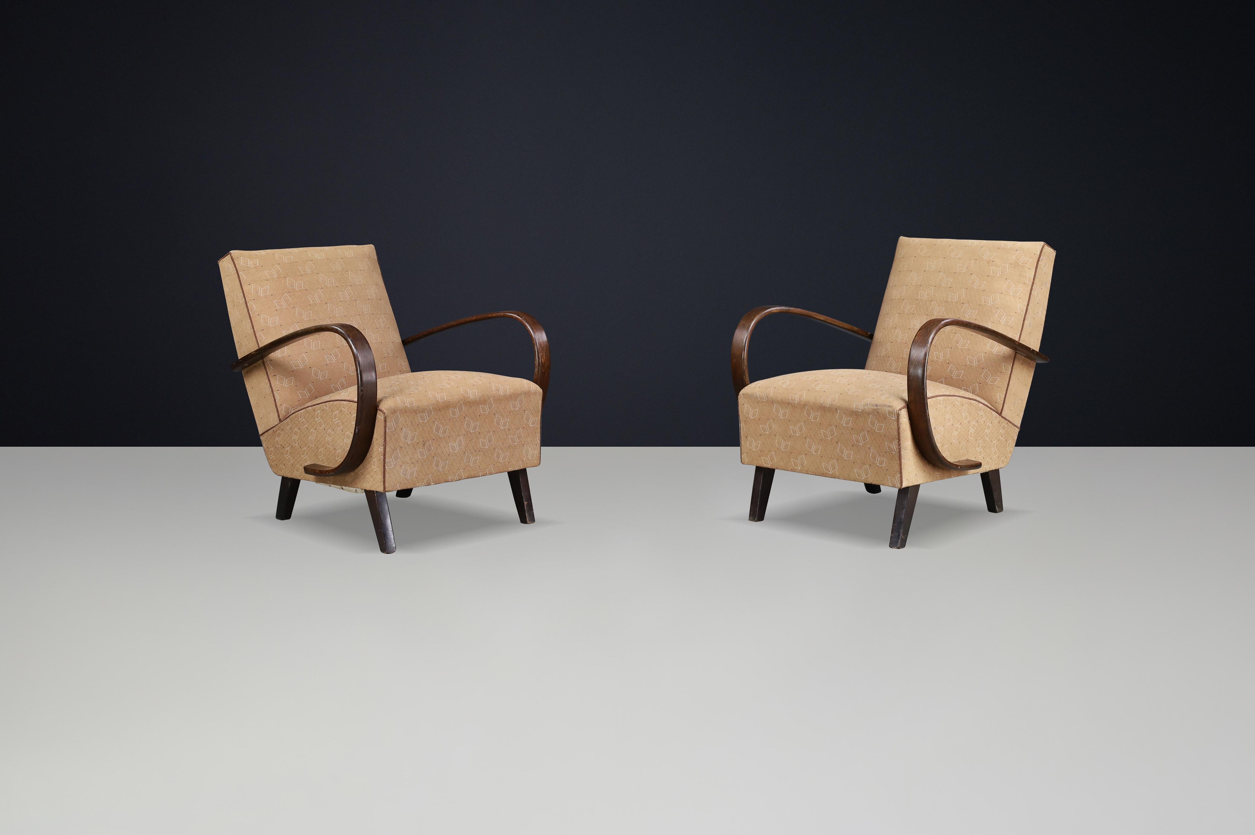 1940s Jindřich Halabala H-227 Bentwood Armchairs with Original Upholstery For Sale 2