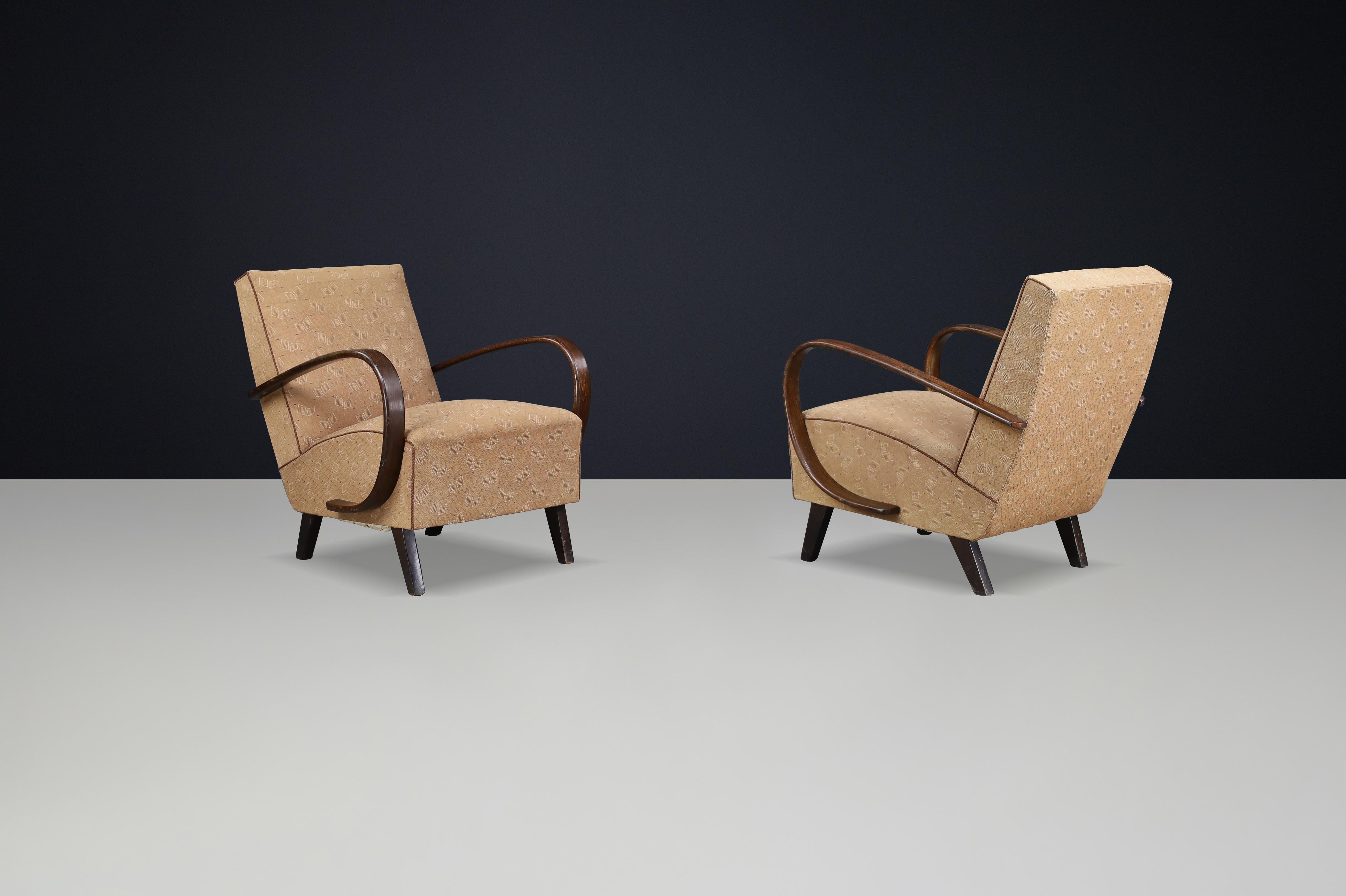 1940s Jindřich Halabala H-227 Bentwood Armchairs with Original Upholstery For Sale 3