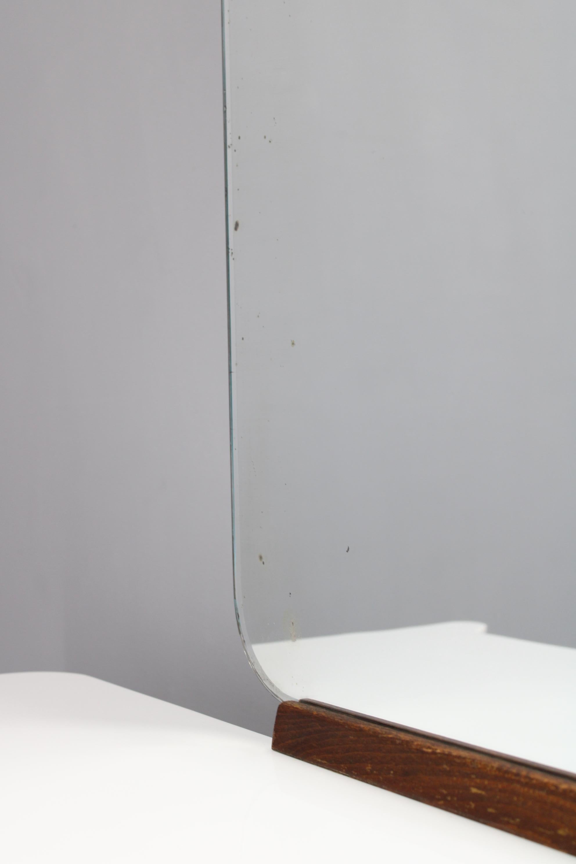 Armoire à miroirs Jindrich Halabala des années 1940, Tchécoslovaquie en vente 3