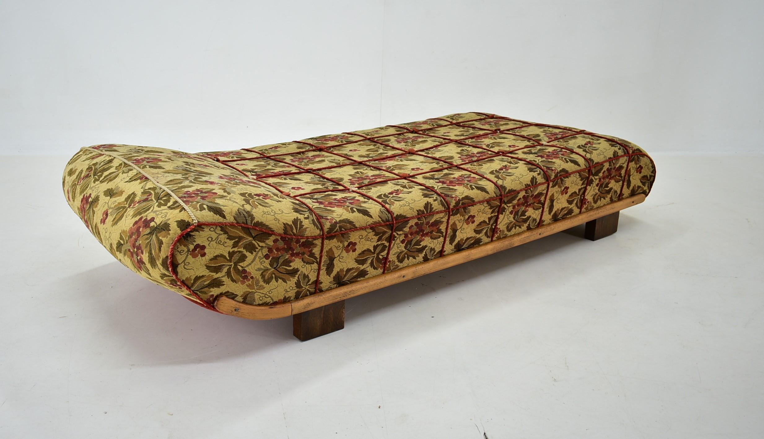 1940s Jindřich Halabala Sofa or Bed for UP Závody, Czechoslovakia For Sale 9