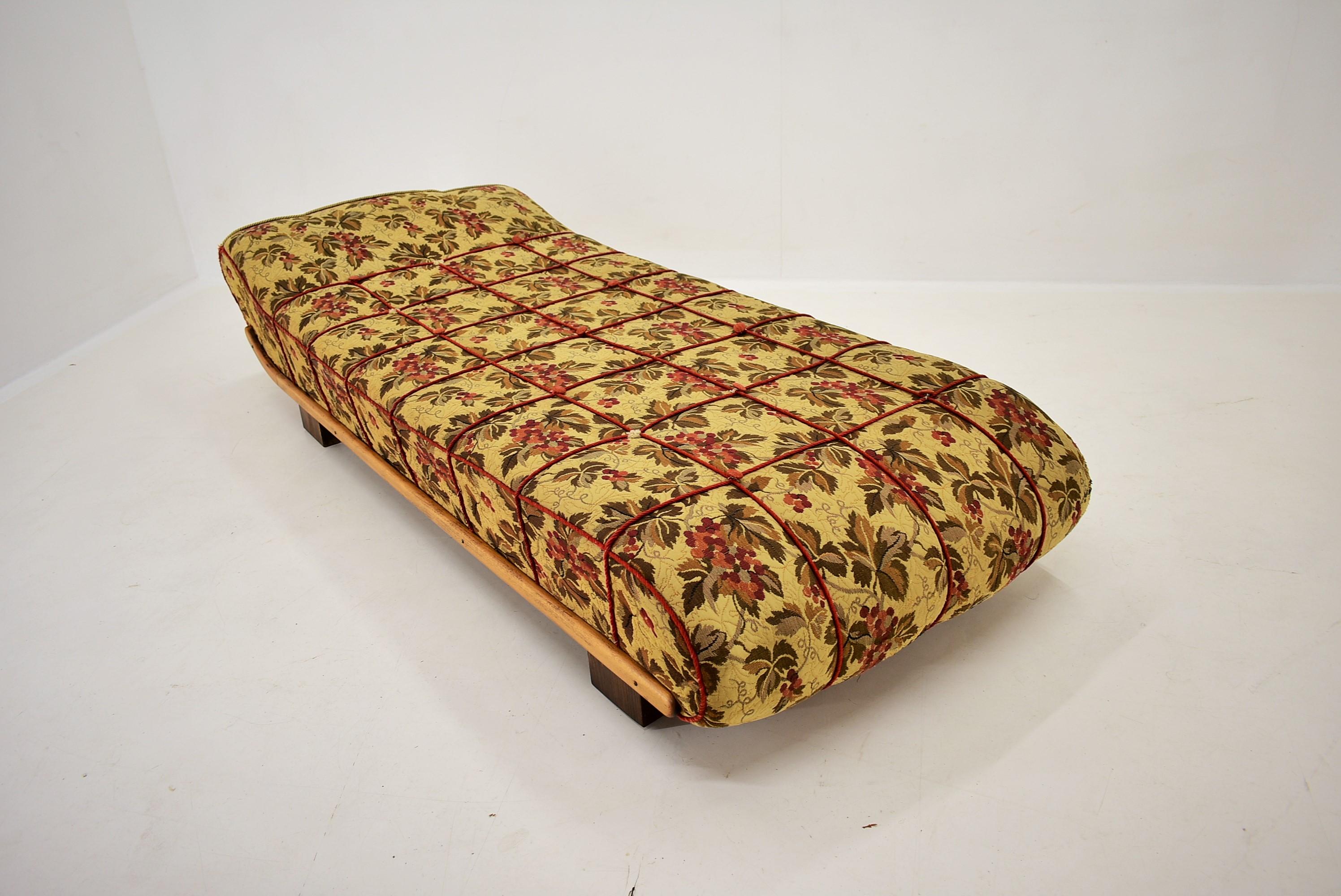 1940s Jindřich Halabala Sofa or Bed for UP Závody, Czechoslovakia For Sale 11