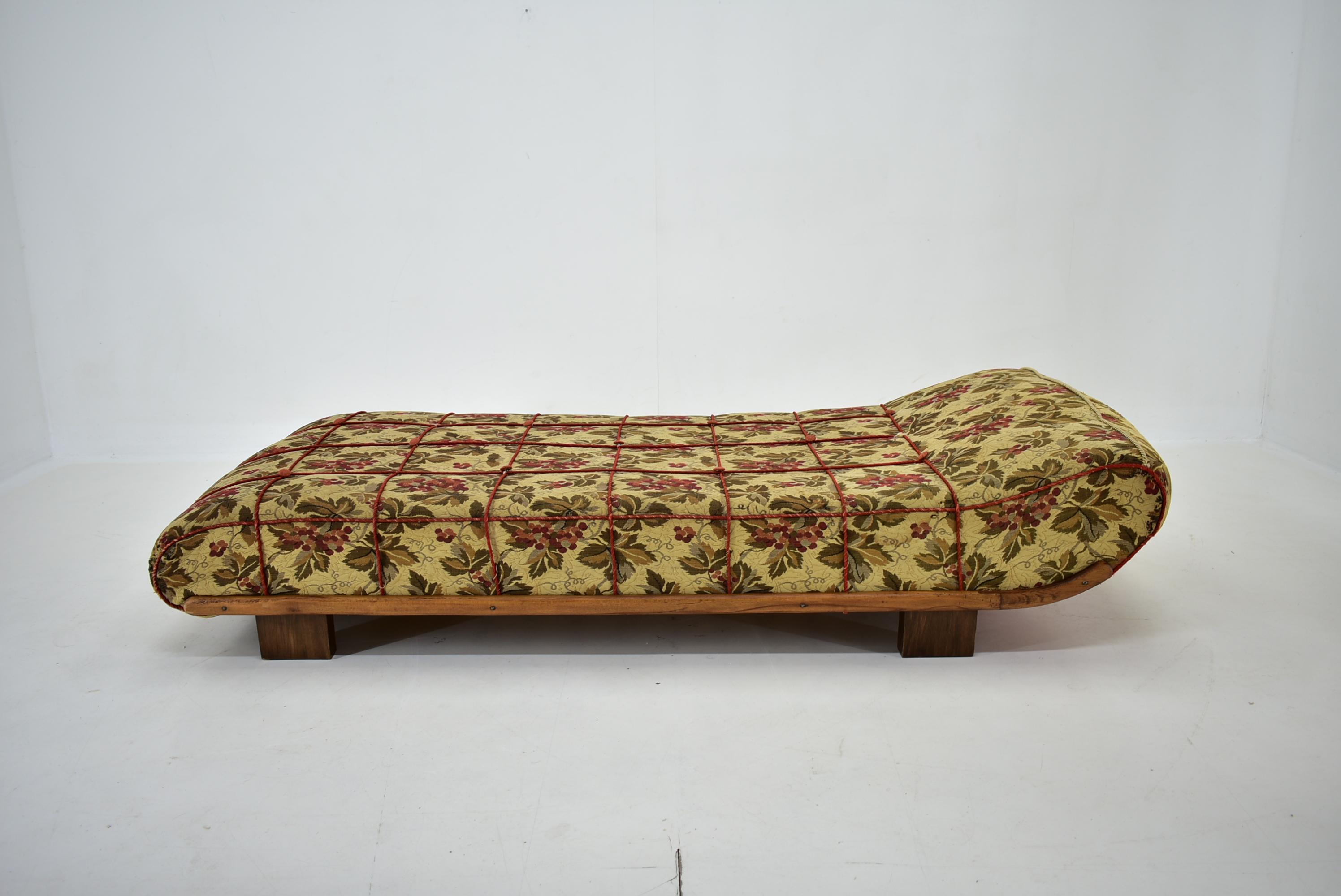 Fabric 1940s Jindřich Halabala Sofa or Bed for UP Závody, Czechoslovakia For Sale