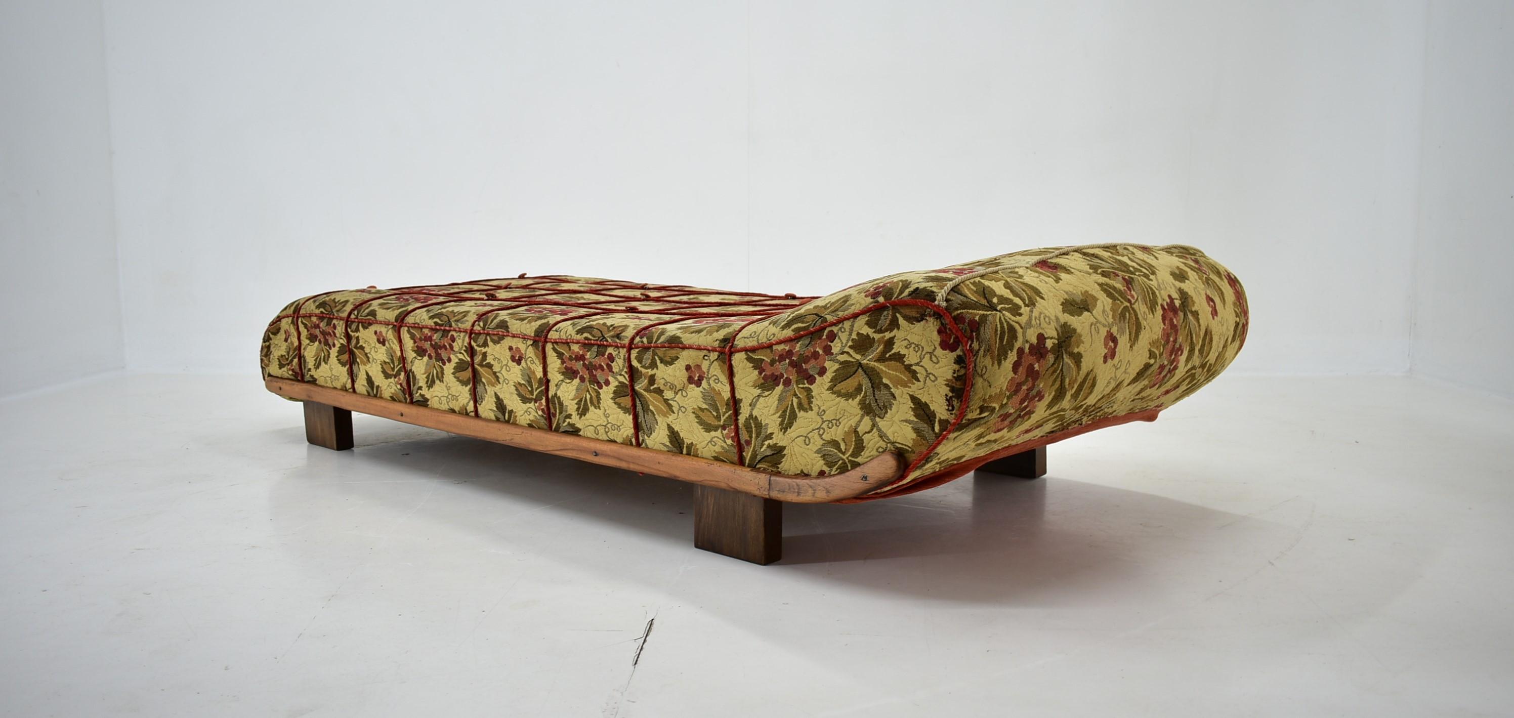 1940s Jindřich Halabala Sofa or Bed for UP Závody, Czechoslovakia For Sale 3