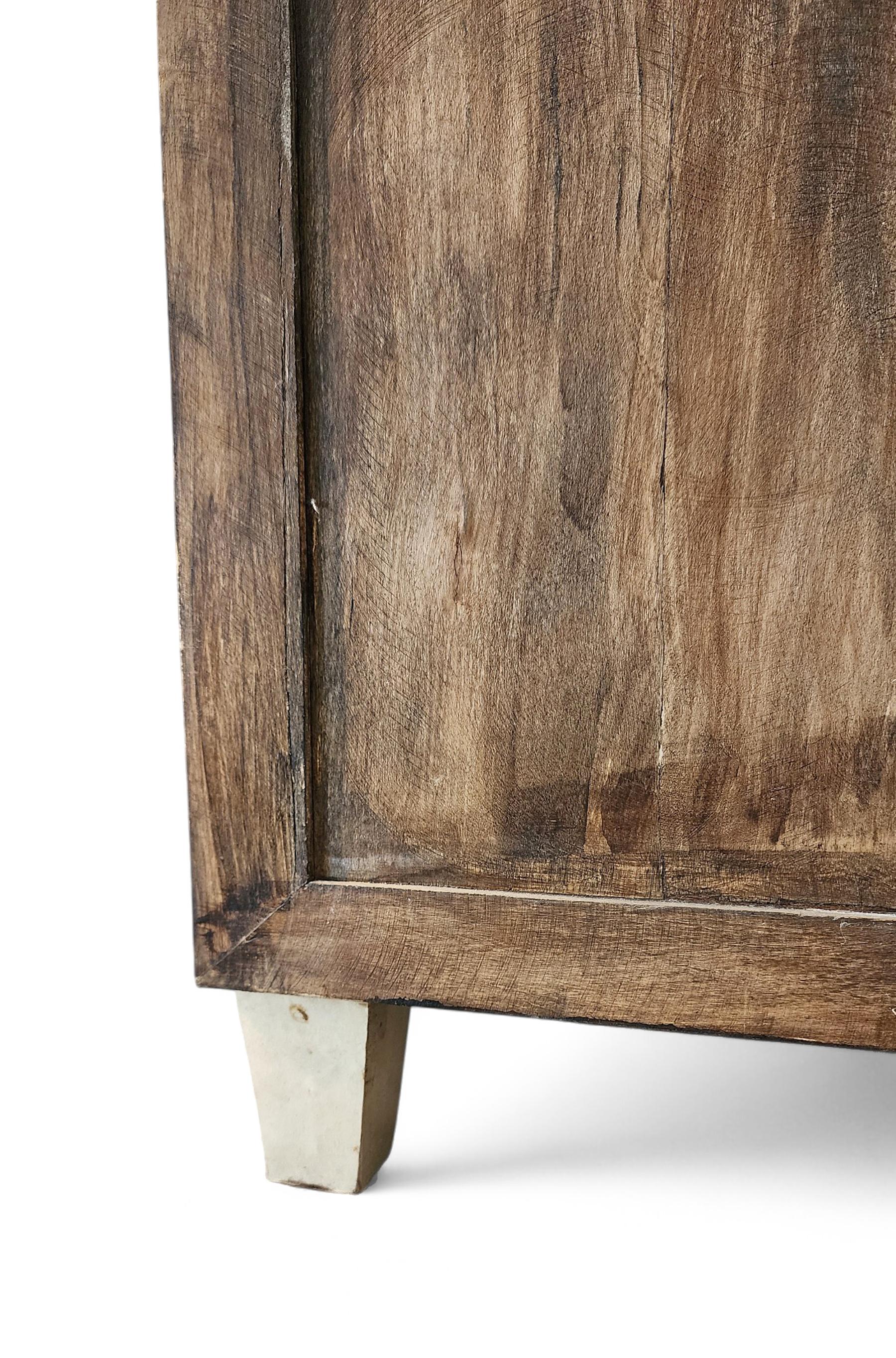 1940s J.M. Frank-Style Parchment-Covered Wood Cabinet by Comte S.A., Argentina in vendita 4