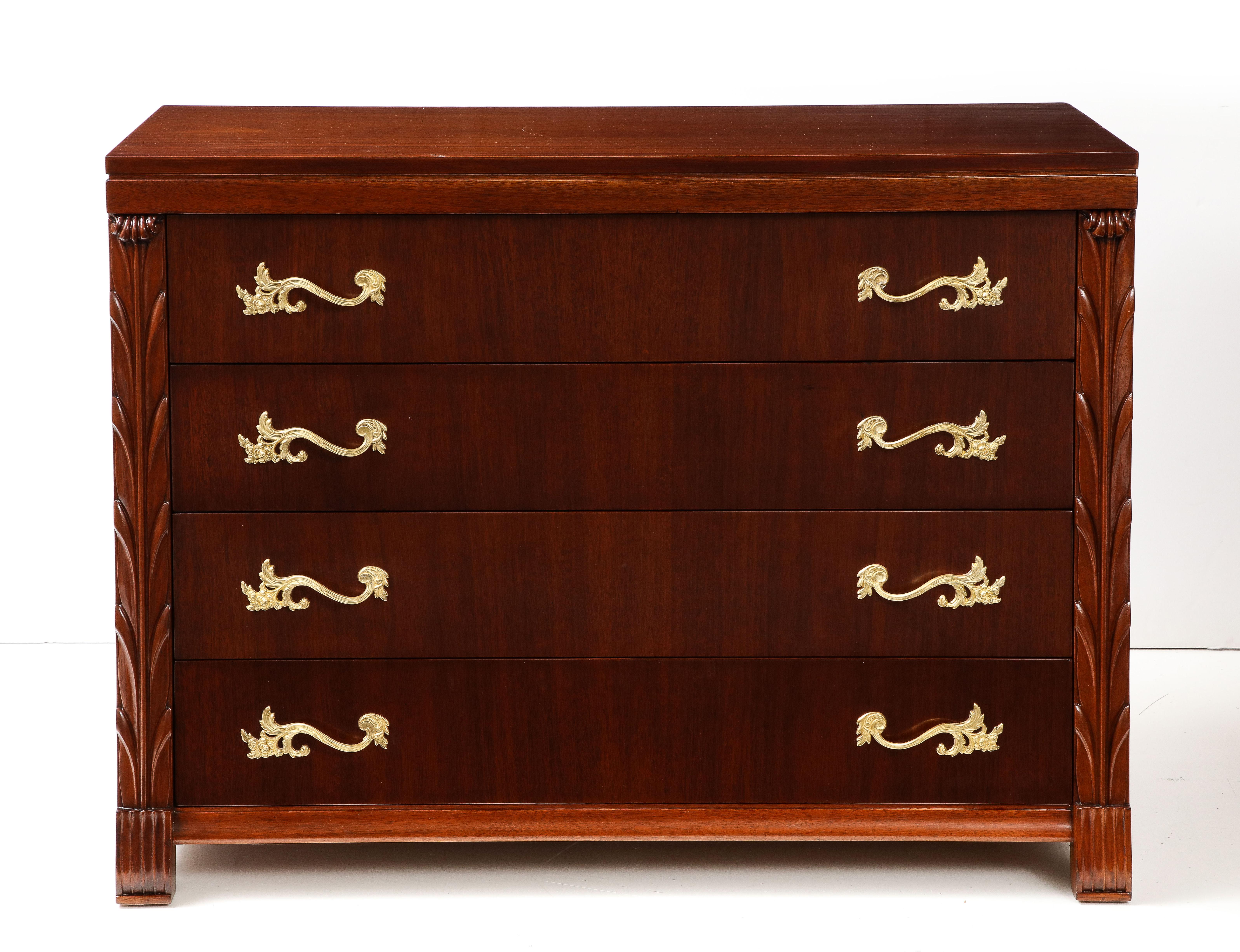 1940s John Stuart Large 4 Drawer Commodes with Gilt Brass Handles In Good Condition For Sale In New York, NY