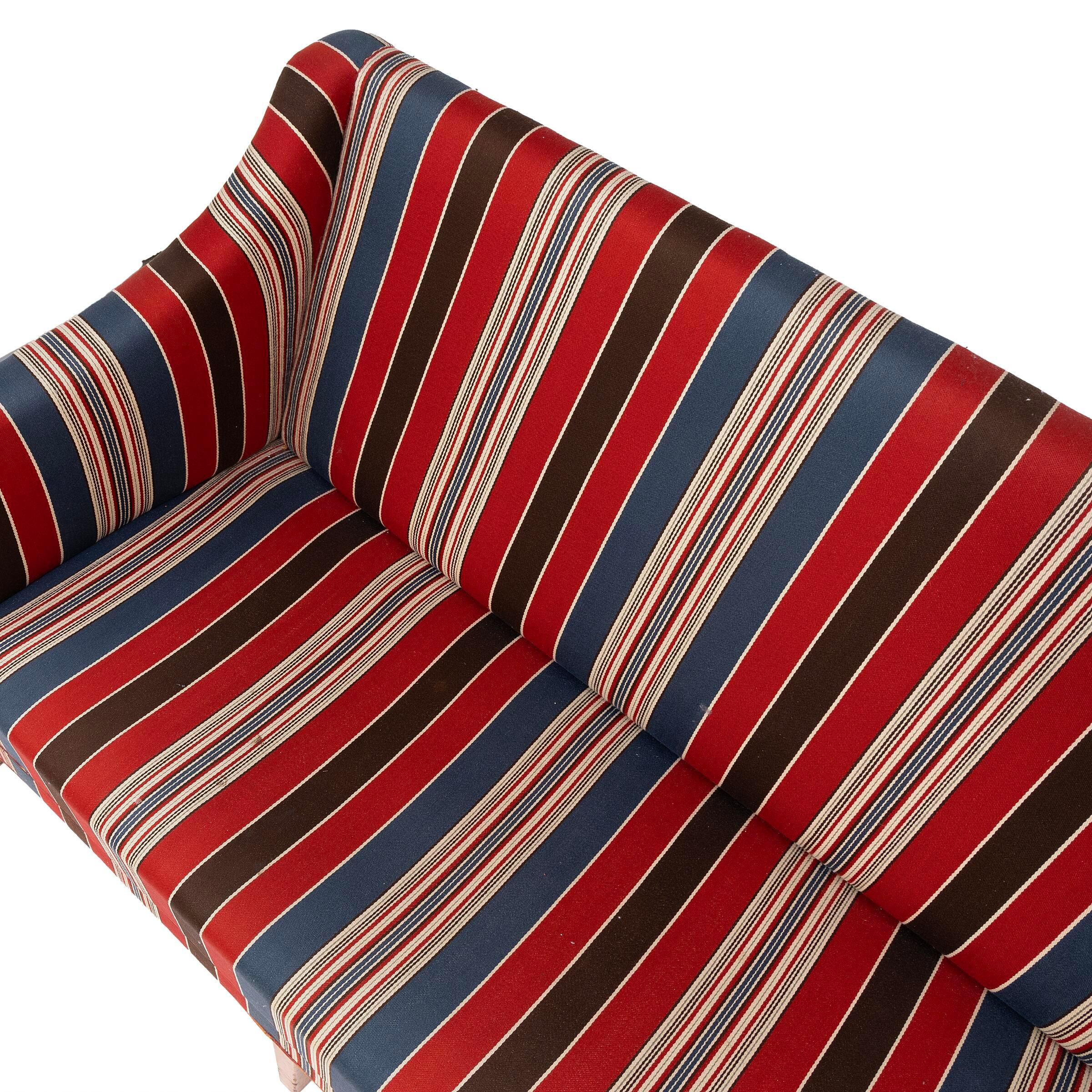 Scandinavo moderno Divano a tre posti Kaare Klint del 1940, gambe in legno duro e tappezzeria in lana a righe in vendita