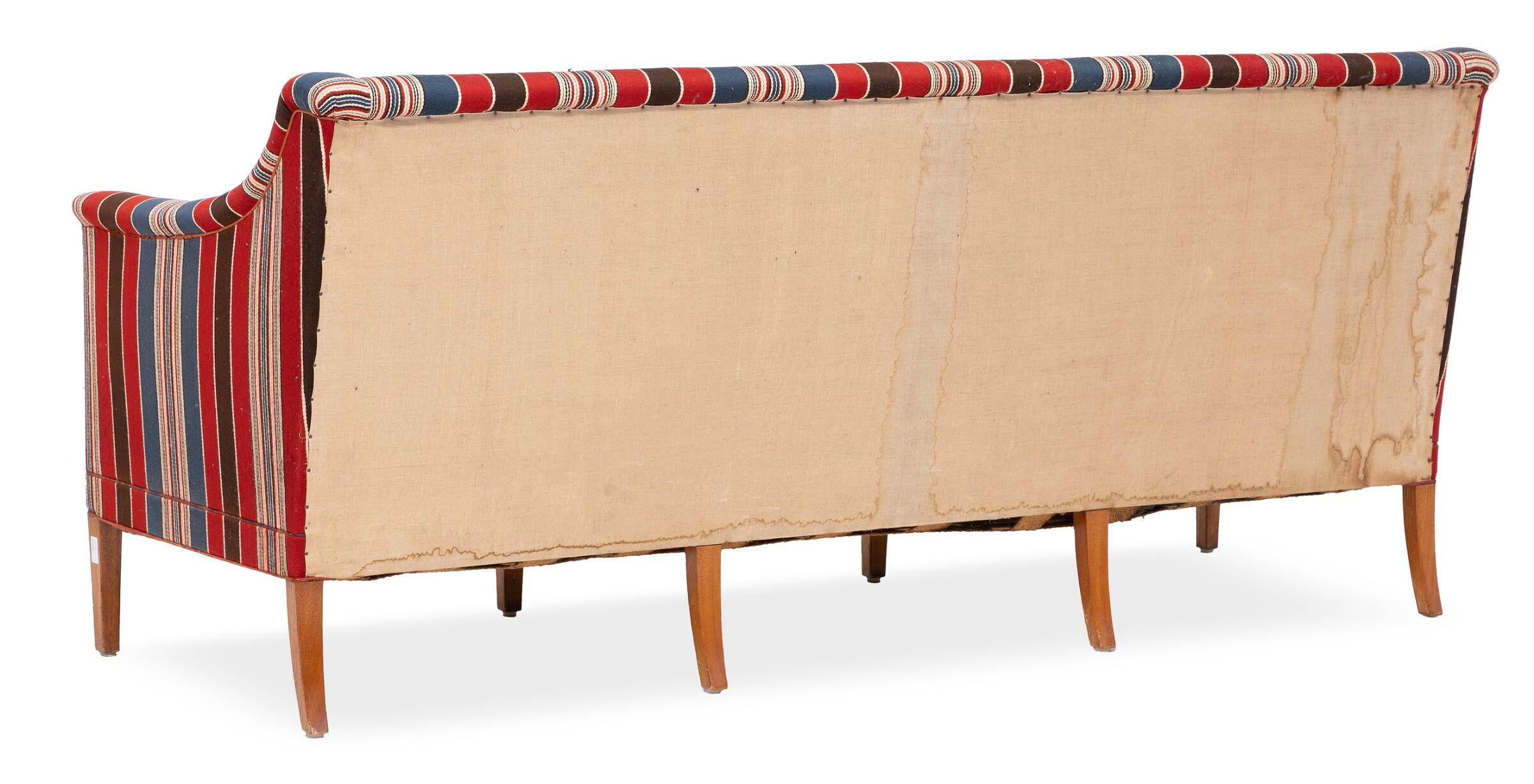 Danese Divano a tre posti Kaare Klint del 1940, gambe in legno duro e tappezzeria in lana a righe in vendita