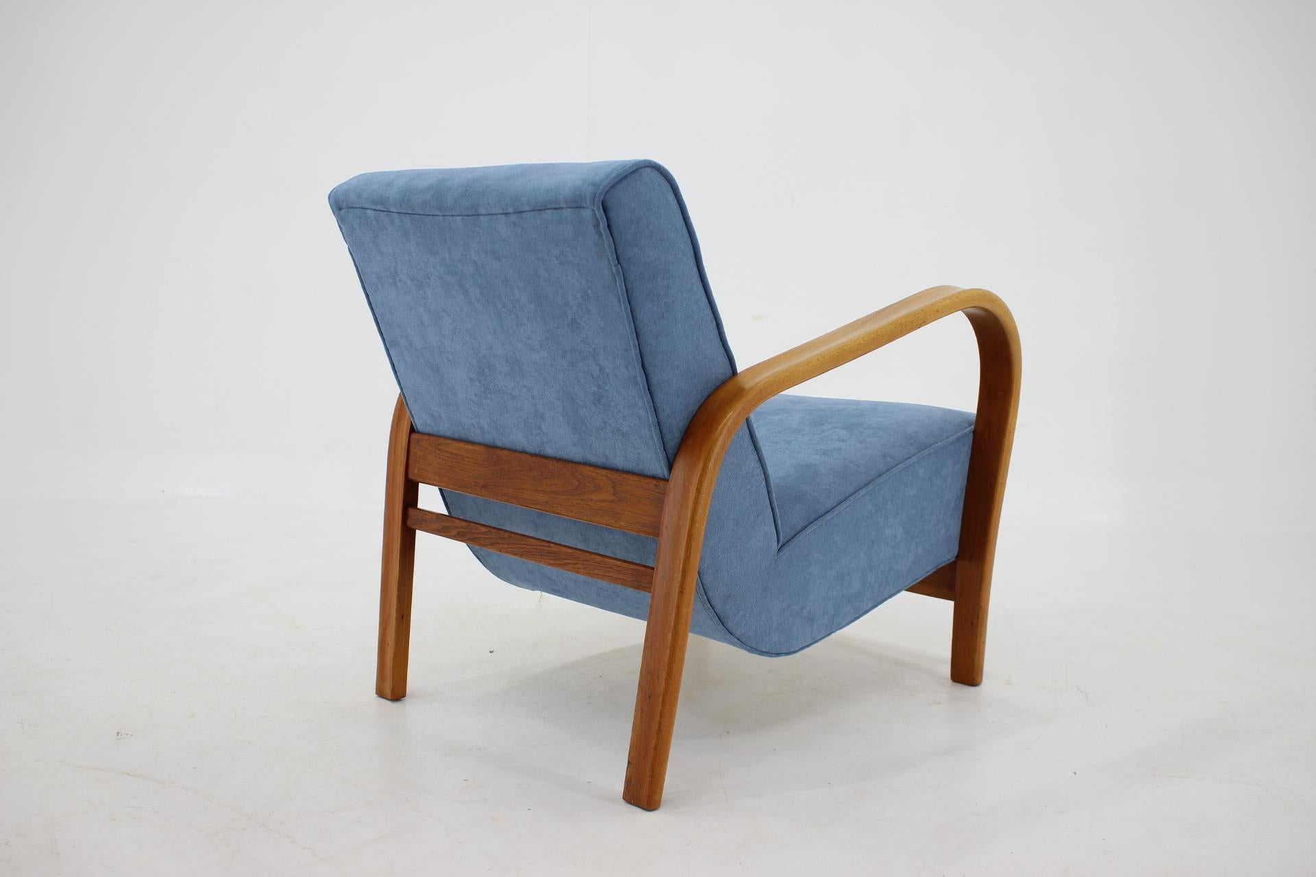 Mid-20th Century 1940s Karel Koželka, Antonín Kropáček Armchair, Czechoslovakia