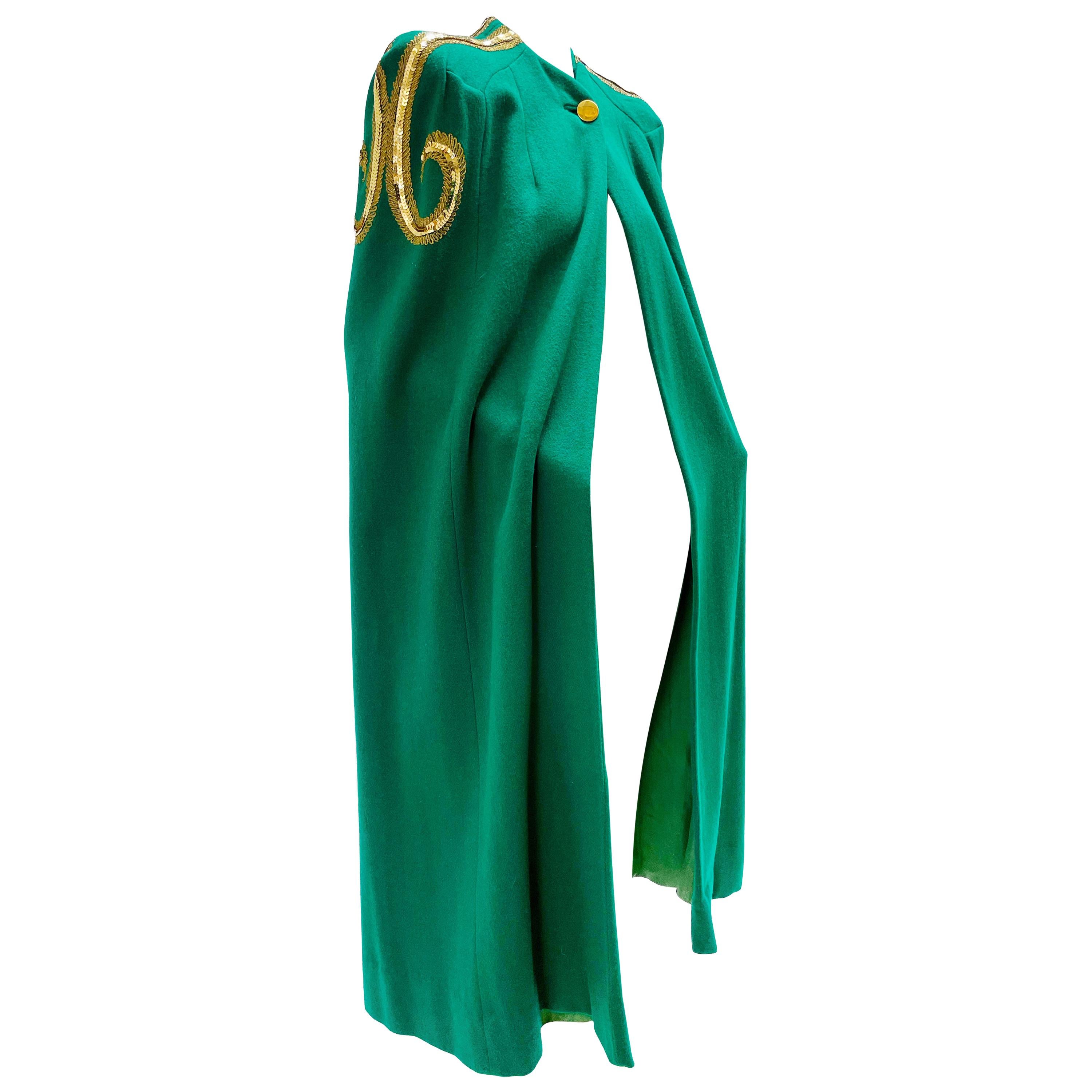 1940s Kelly Green Wool Cape w/ Gold Embroidery & Sequin Sculpted Shoulder Detail For Sale