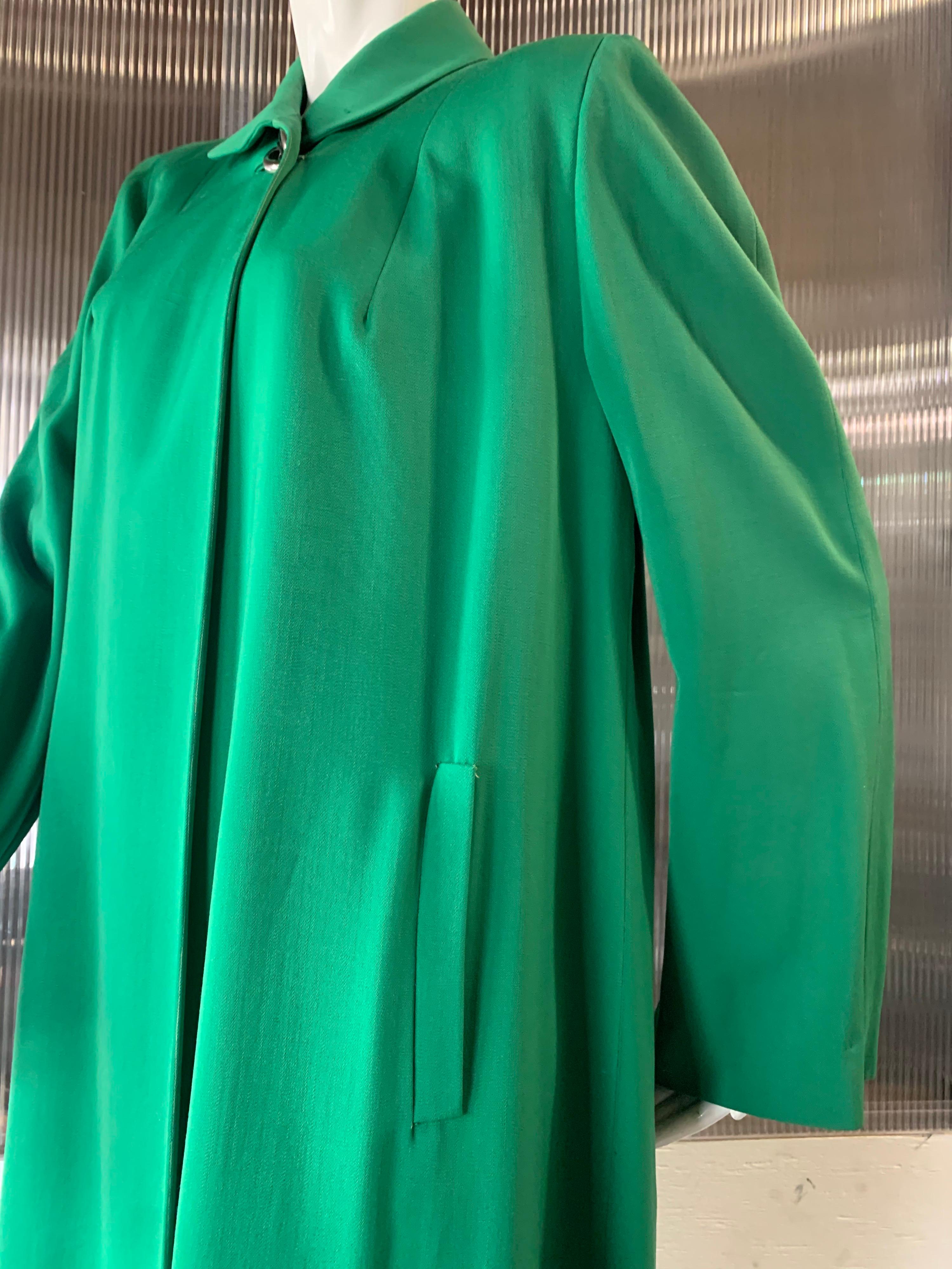 Manteau en gabardine de laine vert Kelly avec col Peter Pan, années 1940  en vente 8