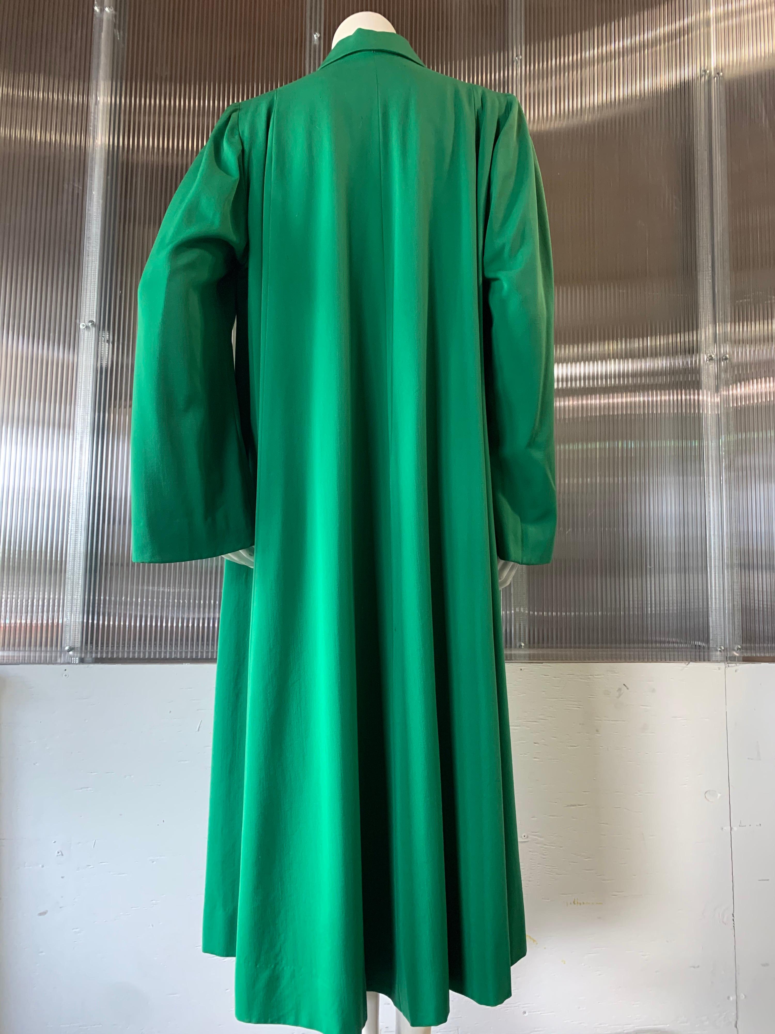 Manteau en gabardine de laine vert Kelly avec col Peter Pan, années 1940  en vente 1