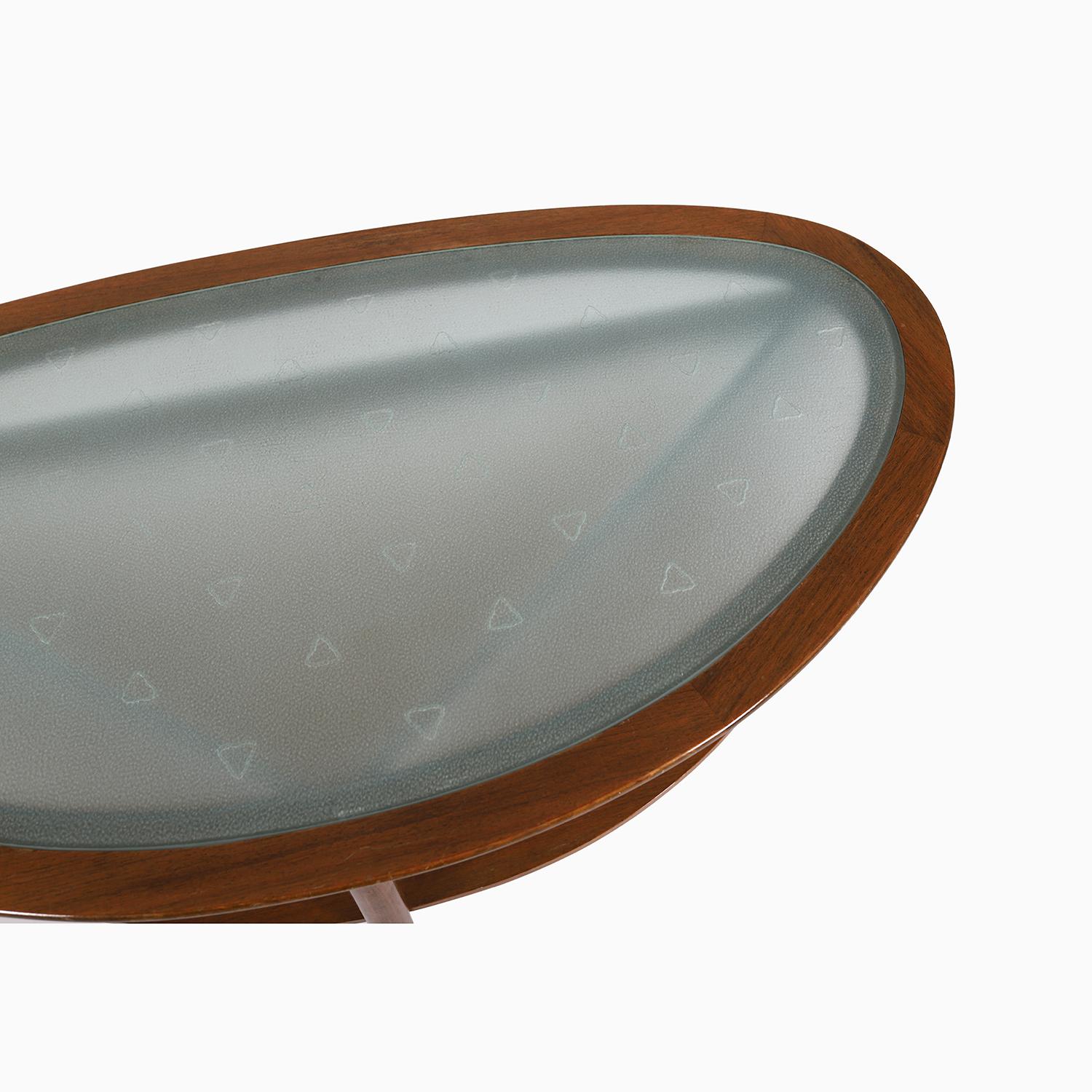 Scandinave moderne Table basse en forme de rein avec plateau en verre par Anton Kildeberg, années 1940 en vente