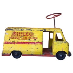 Vintage 1940er PHILCO TV-Kinderrennen auf Spielzeugwagen