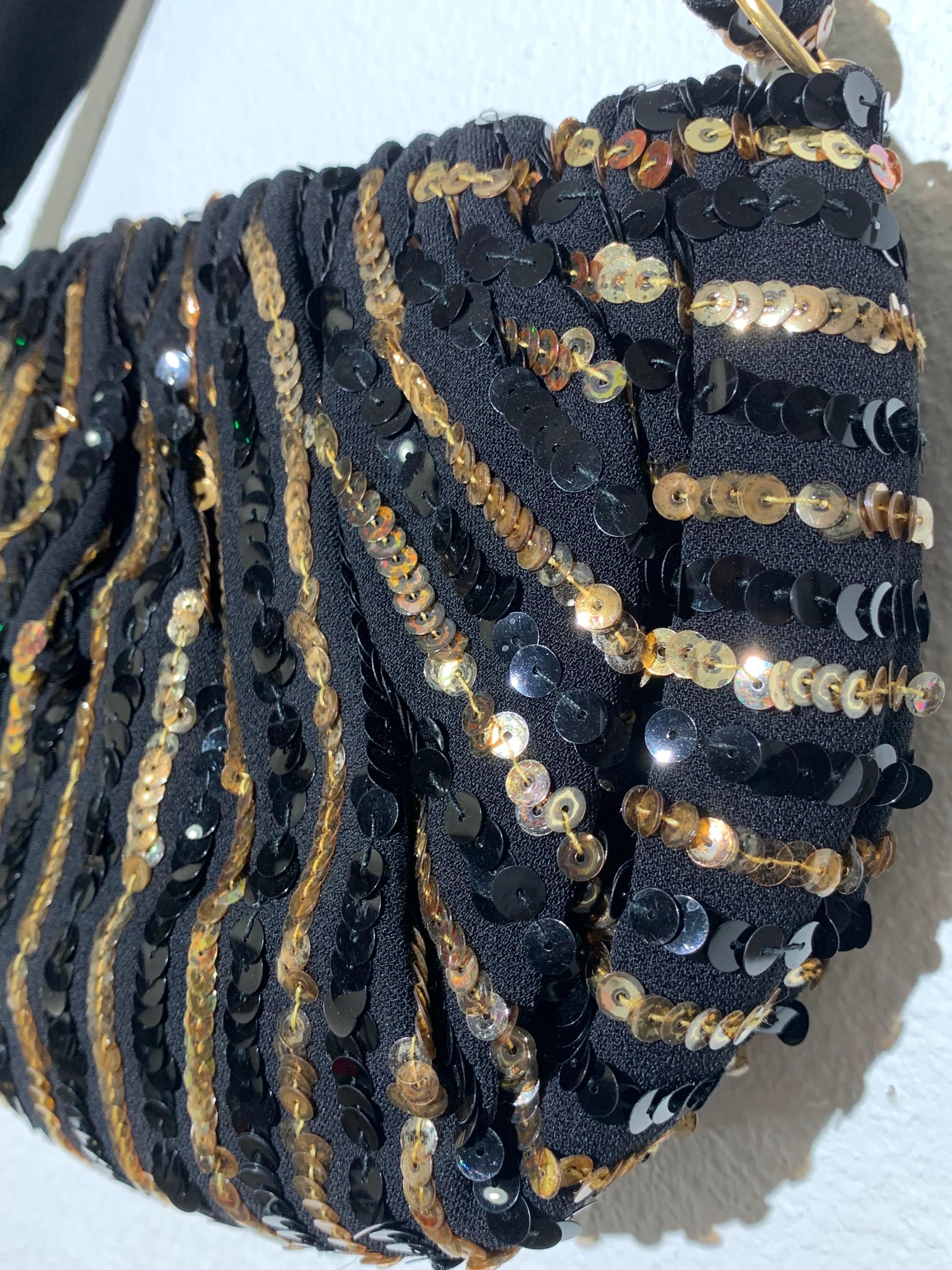 Borsa Koret degli anni '40 con paillettes a righe nere e oro e chiusura con cerniera a molla in vendita 6