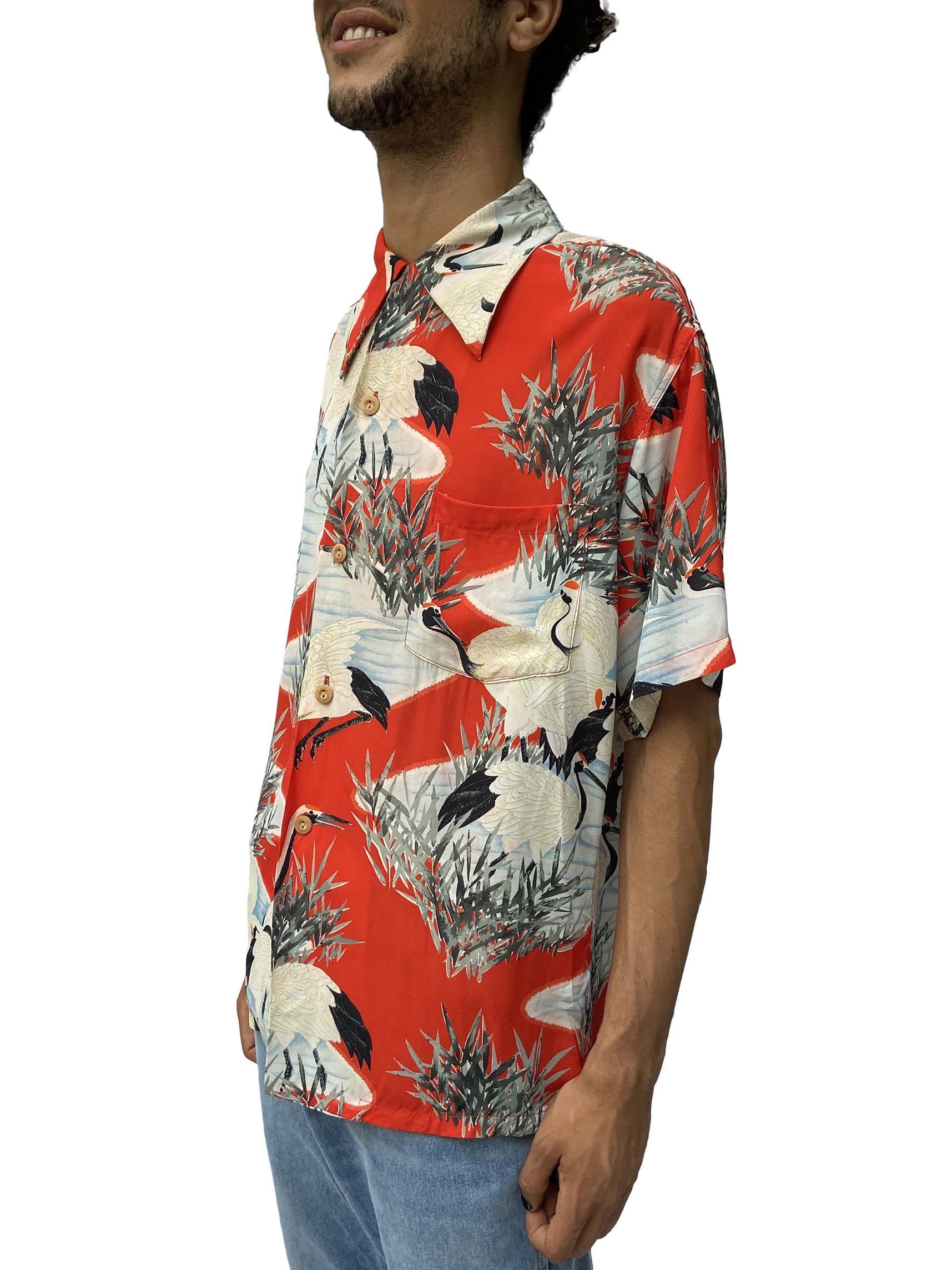 1940er Kramer Rotes leichtes Rayon Hawaii  Hemd für Damen oder Herren im Angebot