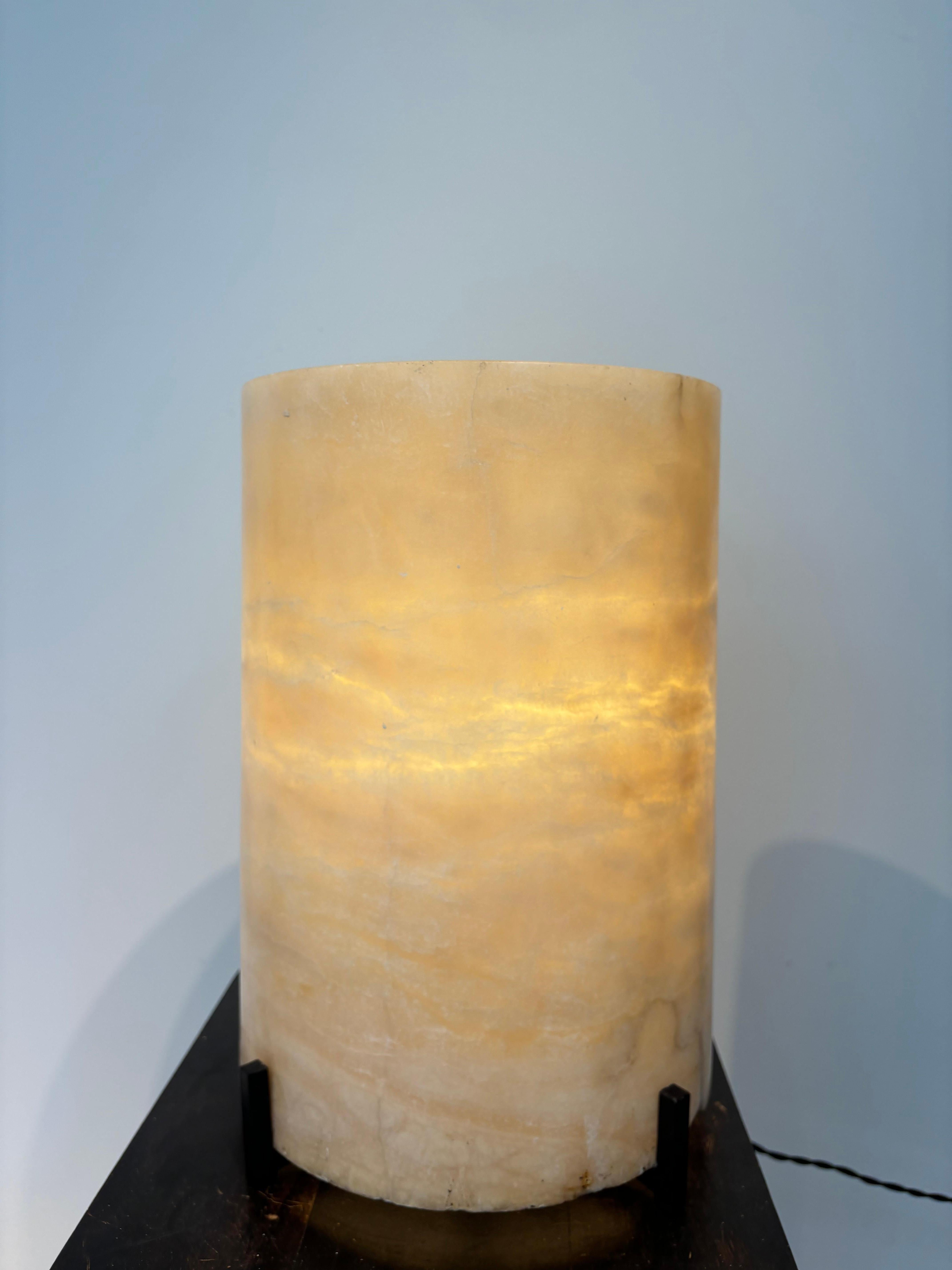 Fer Lampe 1940 en albâtre en vente