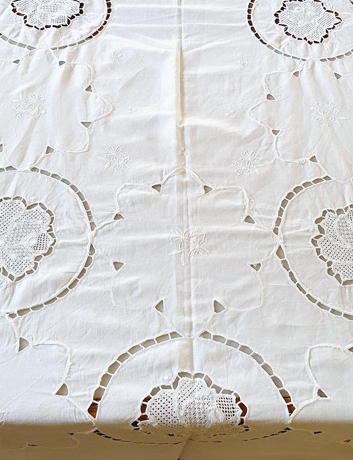 1940s Large Embroidered Italian linen Tablecloth 4
