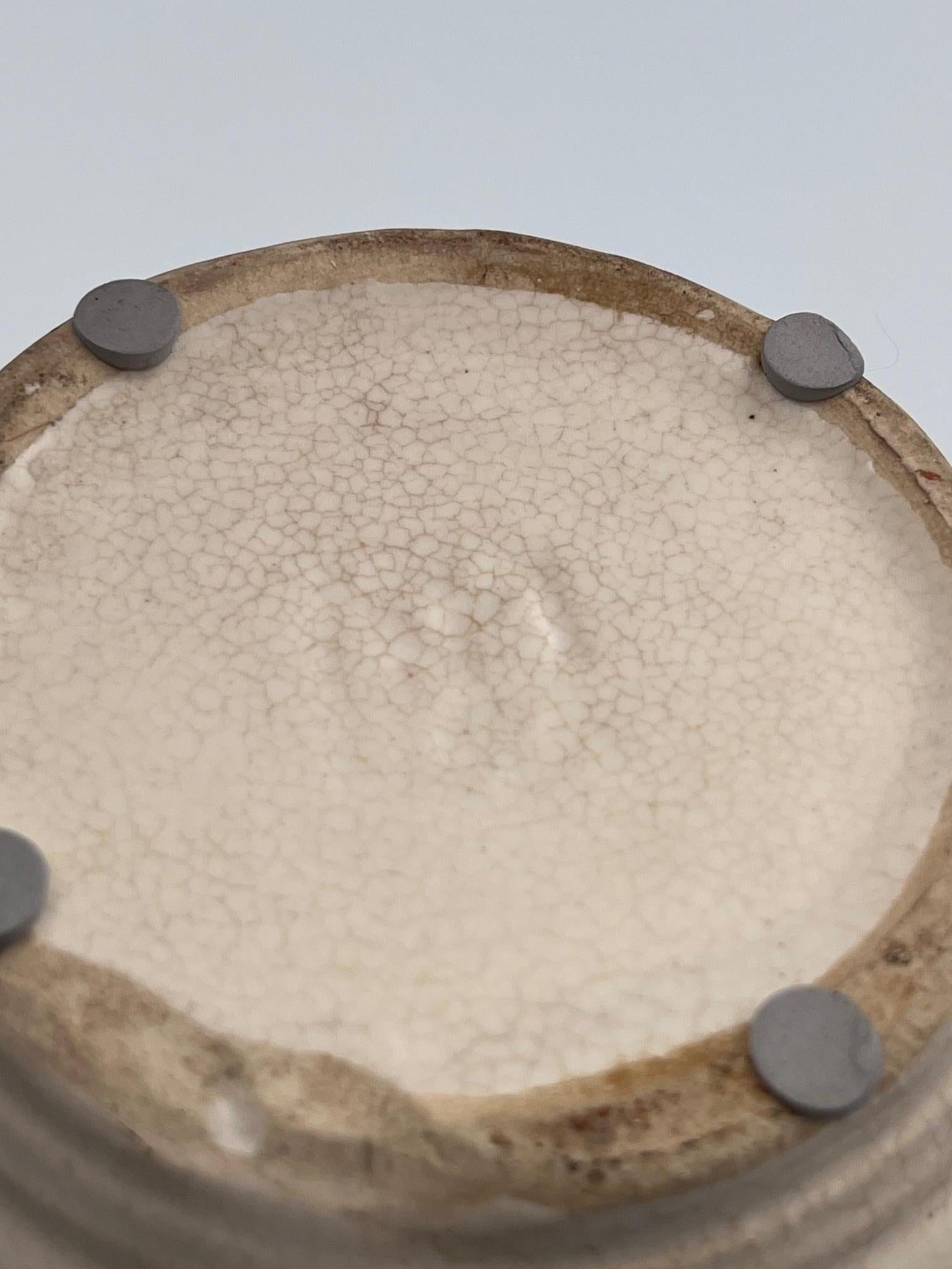 Vaso in ceramica a farfalla McCoy grande del 1940, di colore bianco in vendita 2