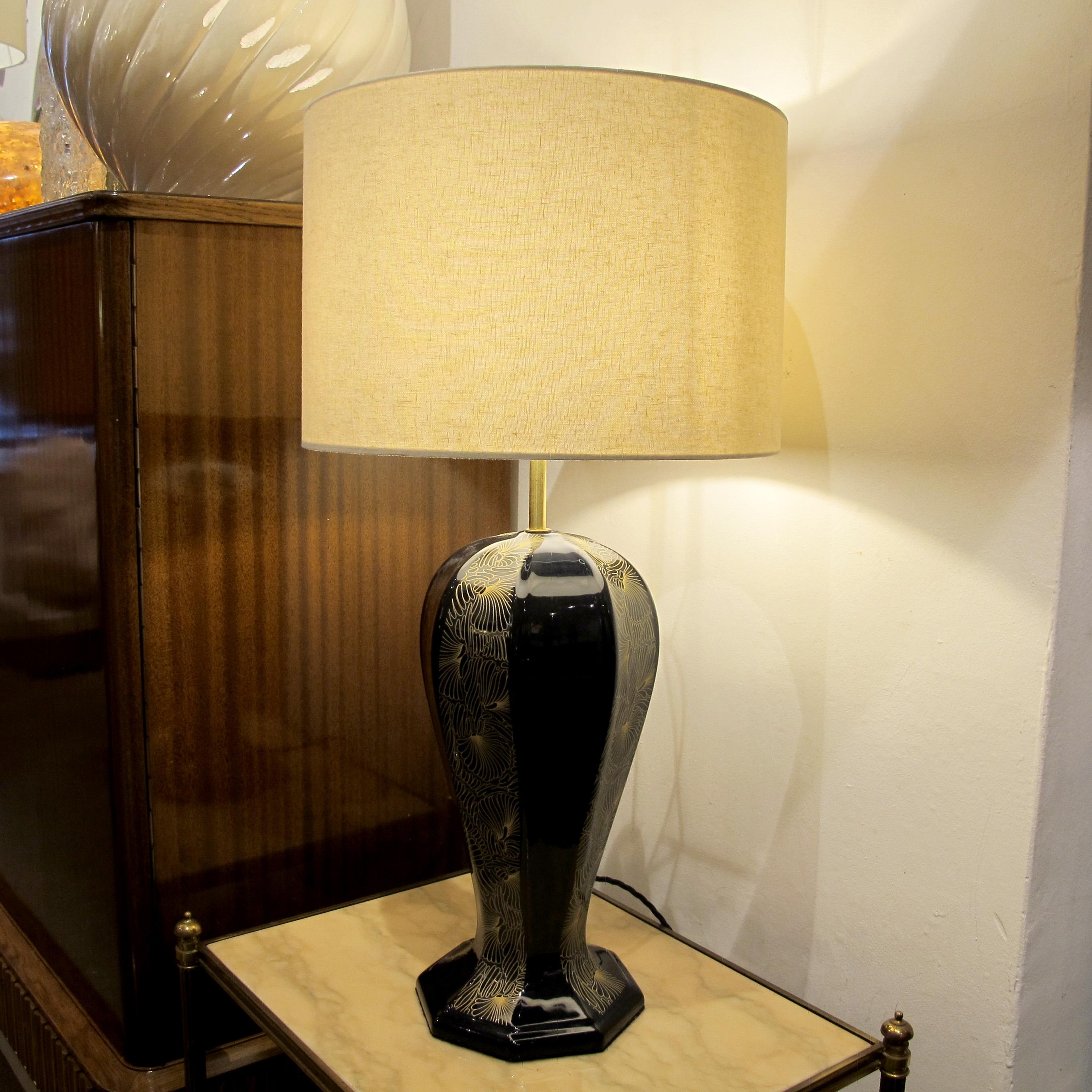 1940er Jahre Großes Paar schwarz-goldene Keramik-Tischlampen, italienisch im Angebot 2