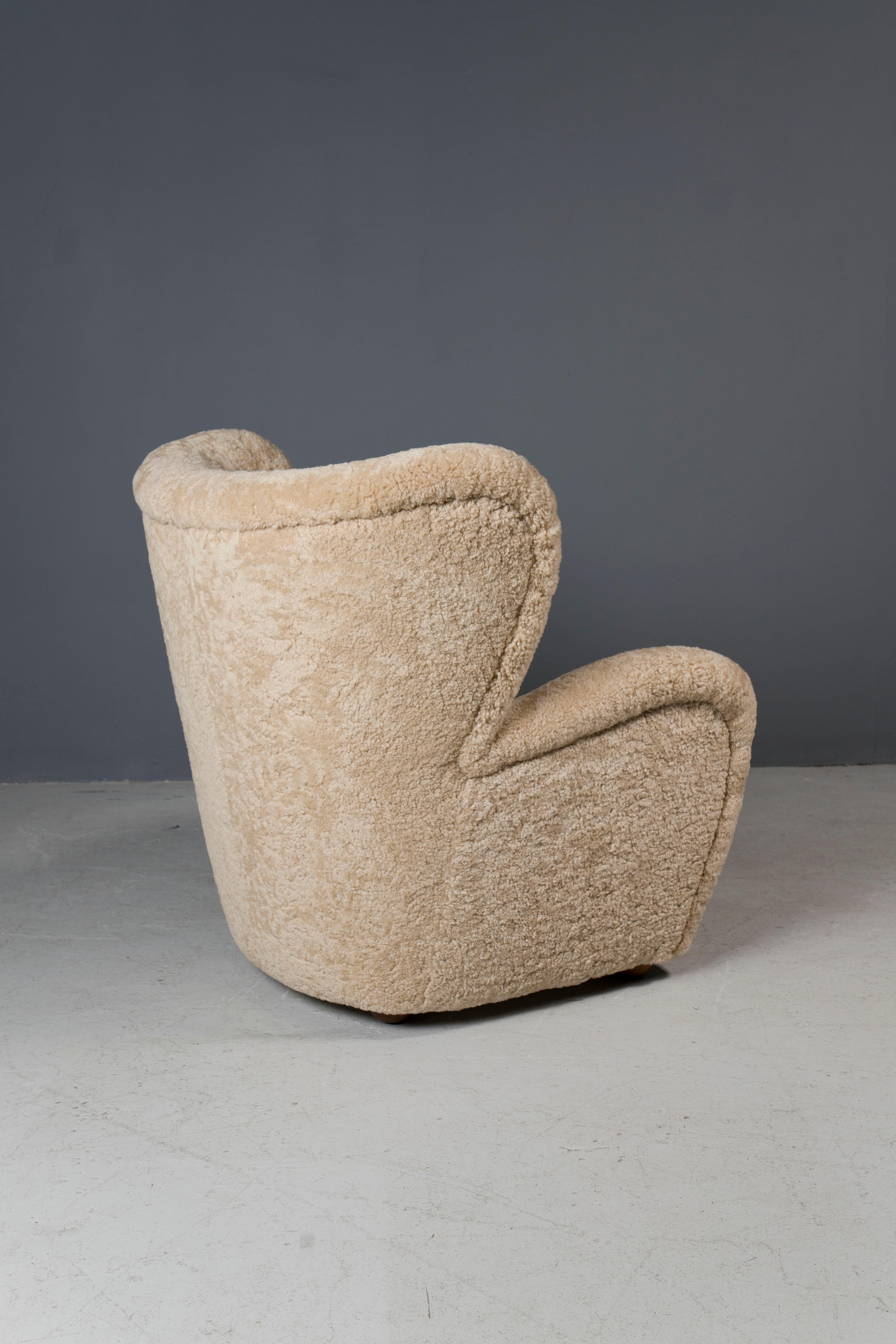 1940s Large Sculptural Swedish Shearling Armchair In Good Condition In New York, NY