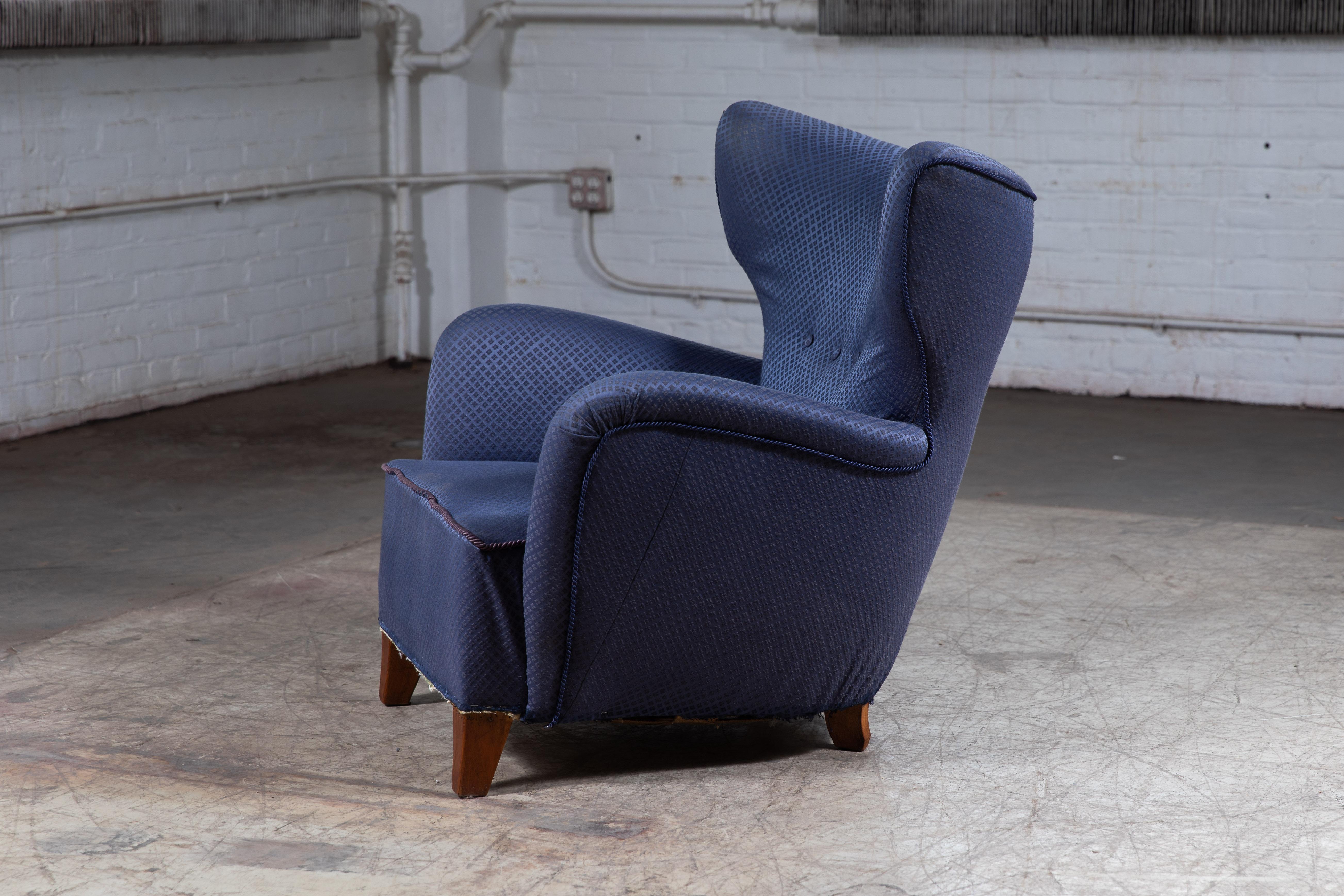 Mid-Century Modern 1940s Lassen Tired Man-Style Large Easy Chair Danish Mid-Century