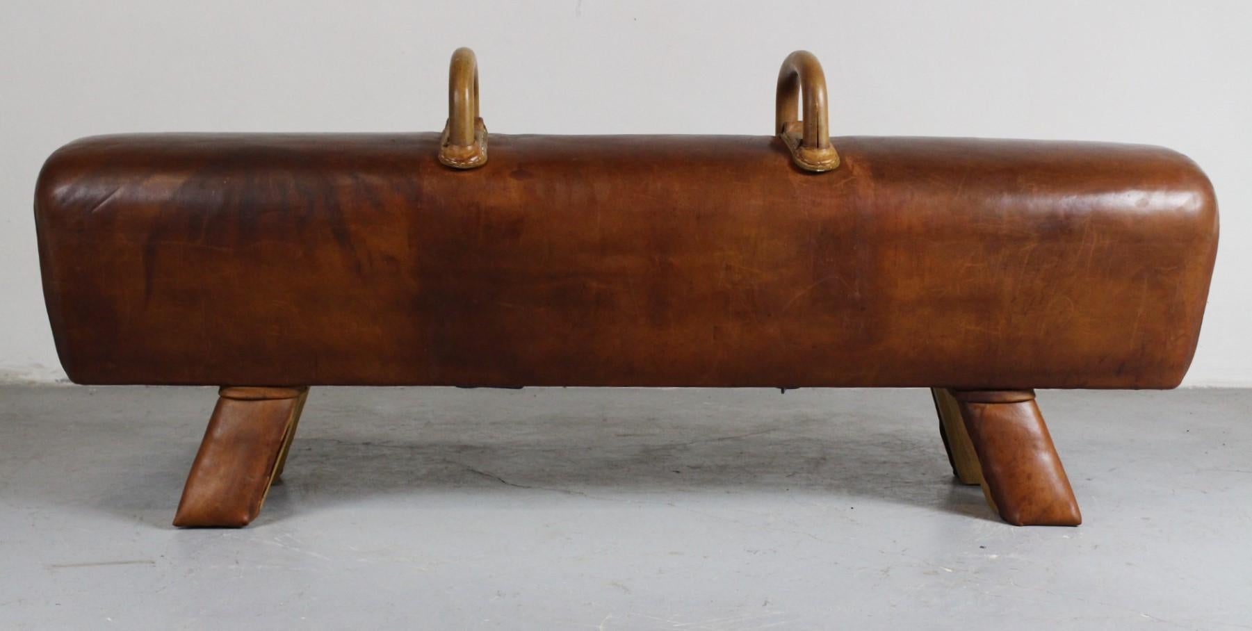 1940s Leather Gym Pommel Horse Bench In Good Condition In Cimelice, Czech republic