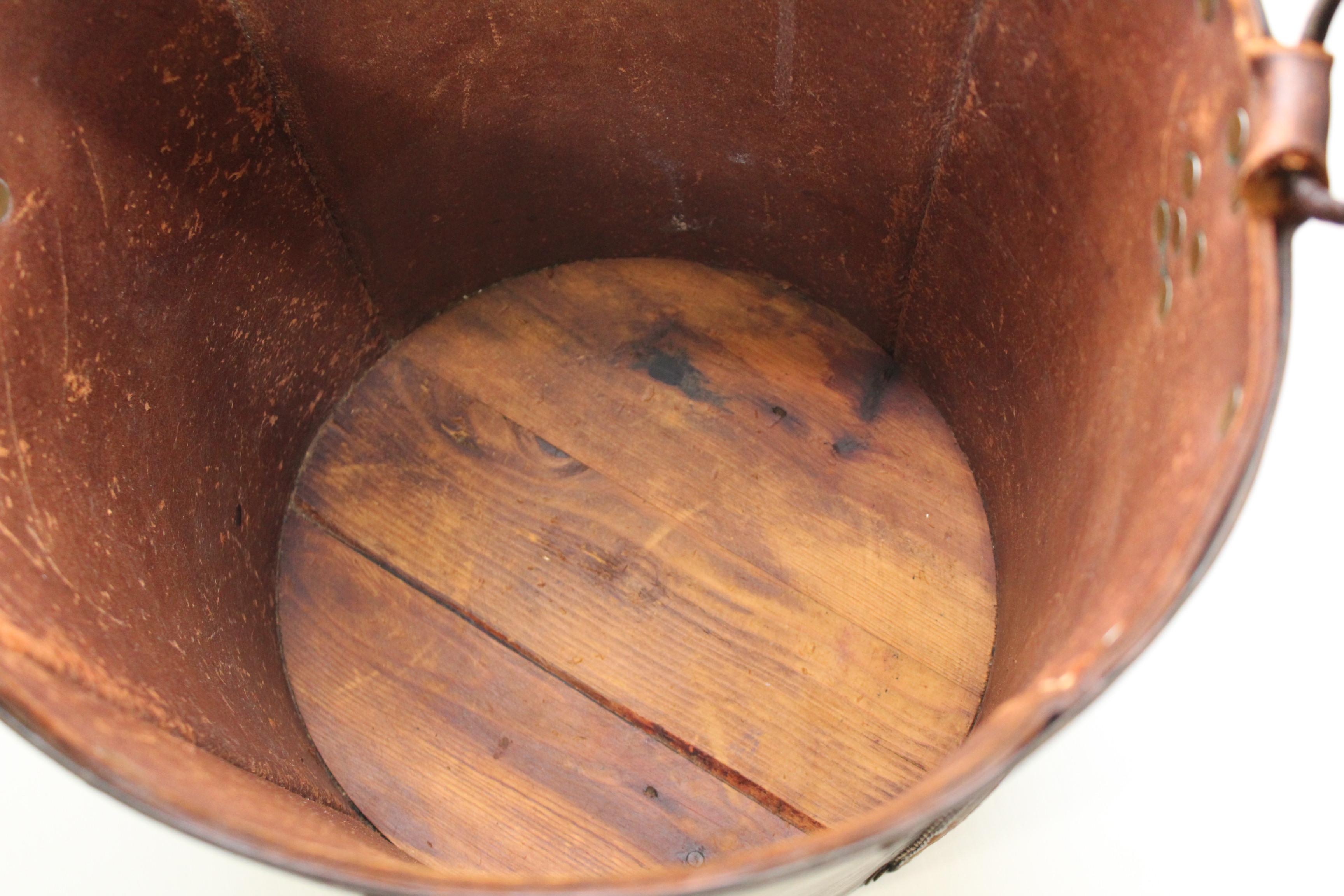 1940s Leather Waste Basket from Spain In Good Condition In New York, NY