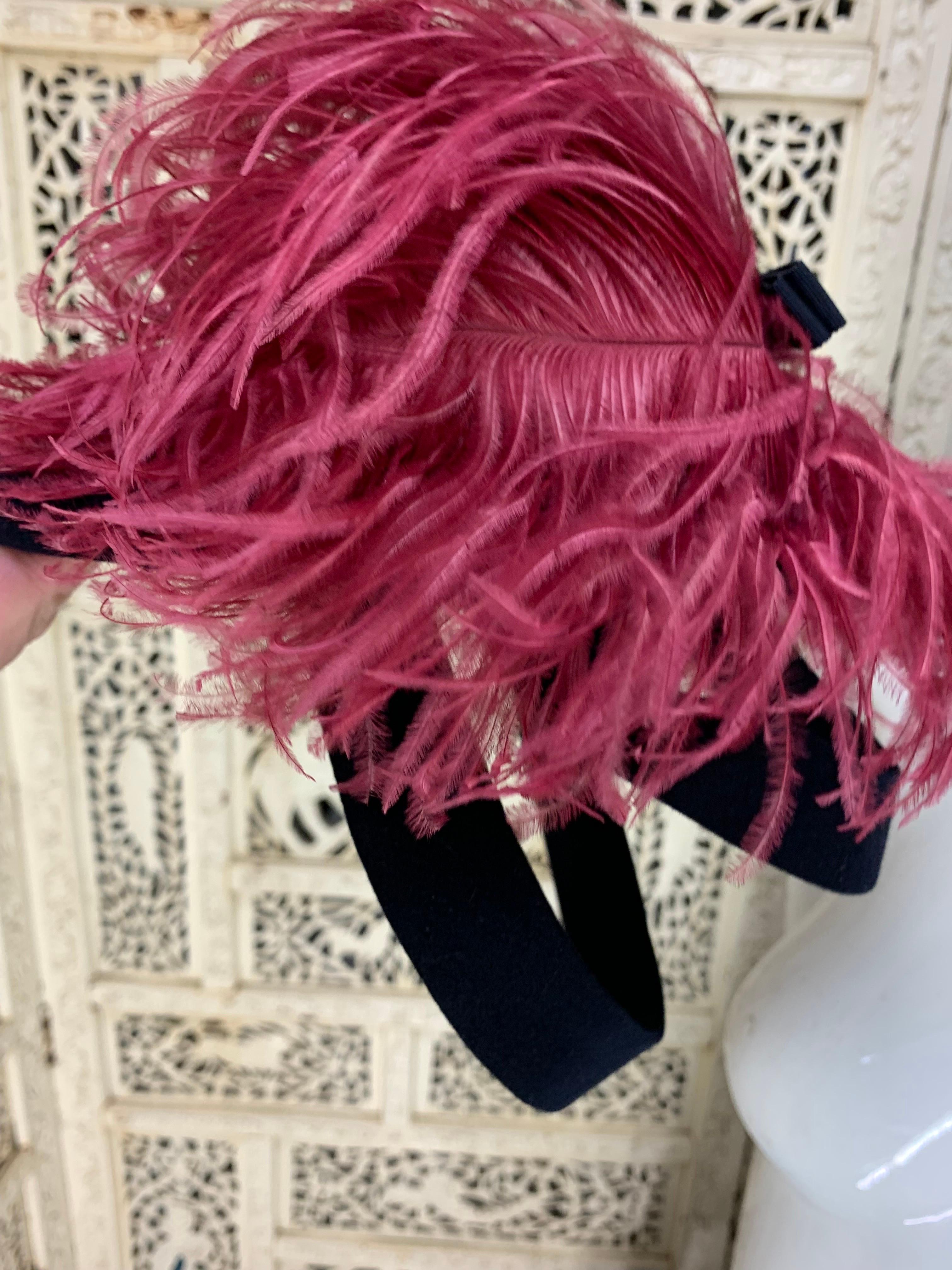 1940s Leslie James Navy Blue Felt Tilt Hat w Large Pink Ostrich Plumes  For Sale 8