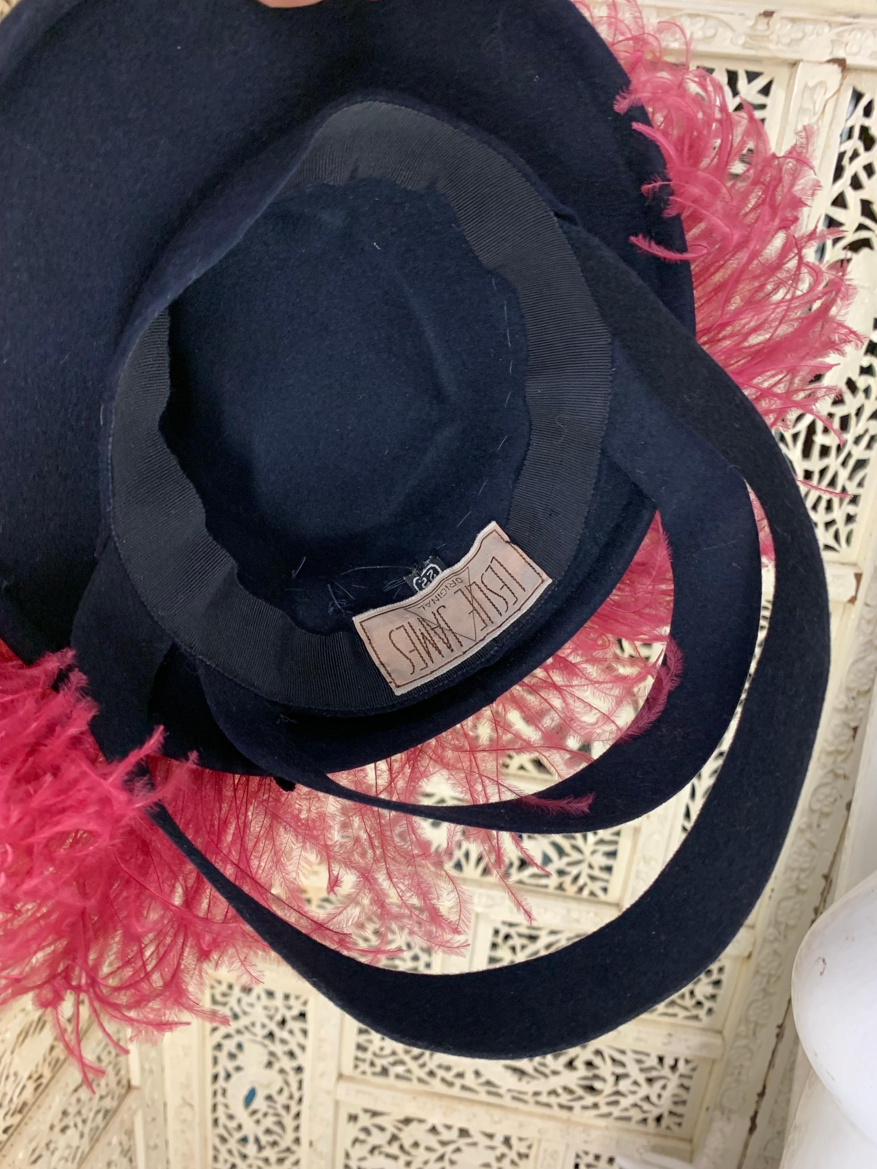 1940s Leslie James Navy Blue Felt Tilt Hat w Large Pink Ostrich Plumes  For Sale 9