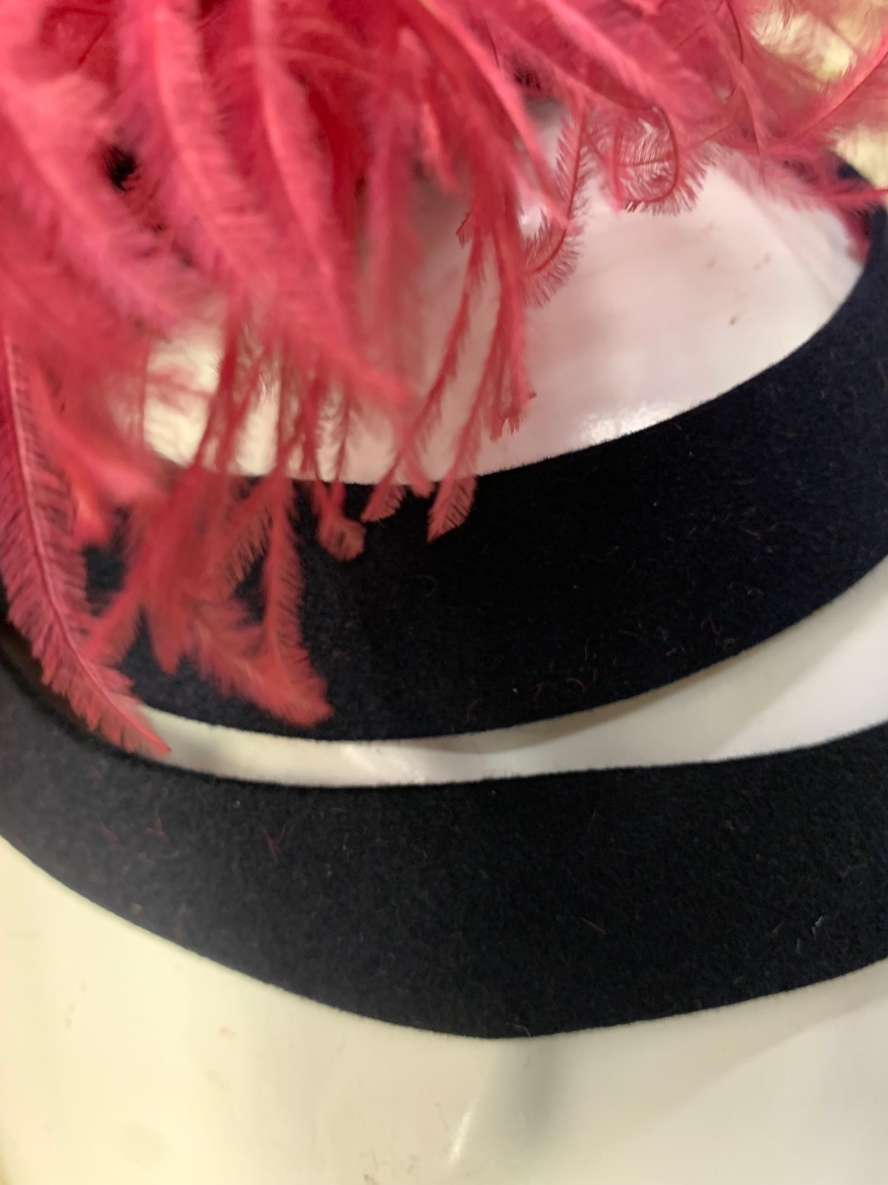 1940s Leslie James Navy Blue Felt Tilt Hat w Large Pink Ostrich Plumes  For Sale 2