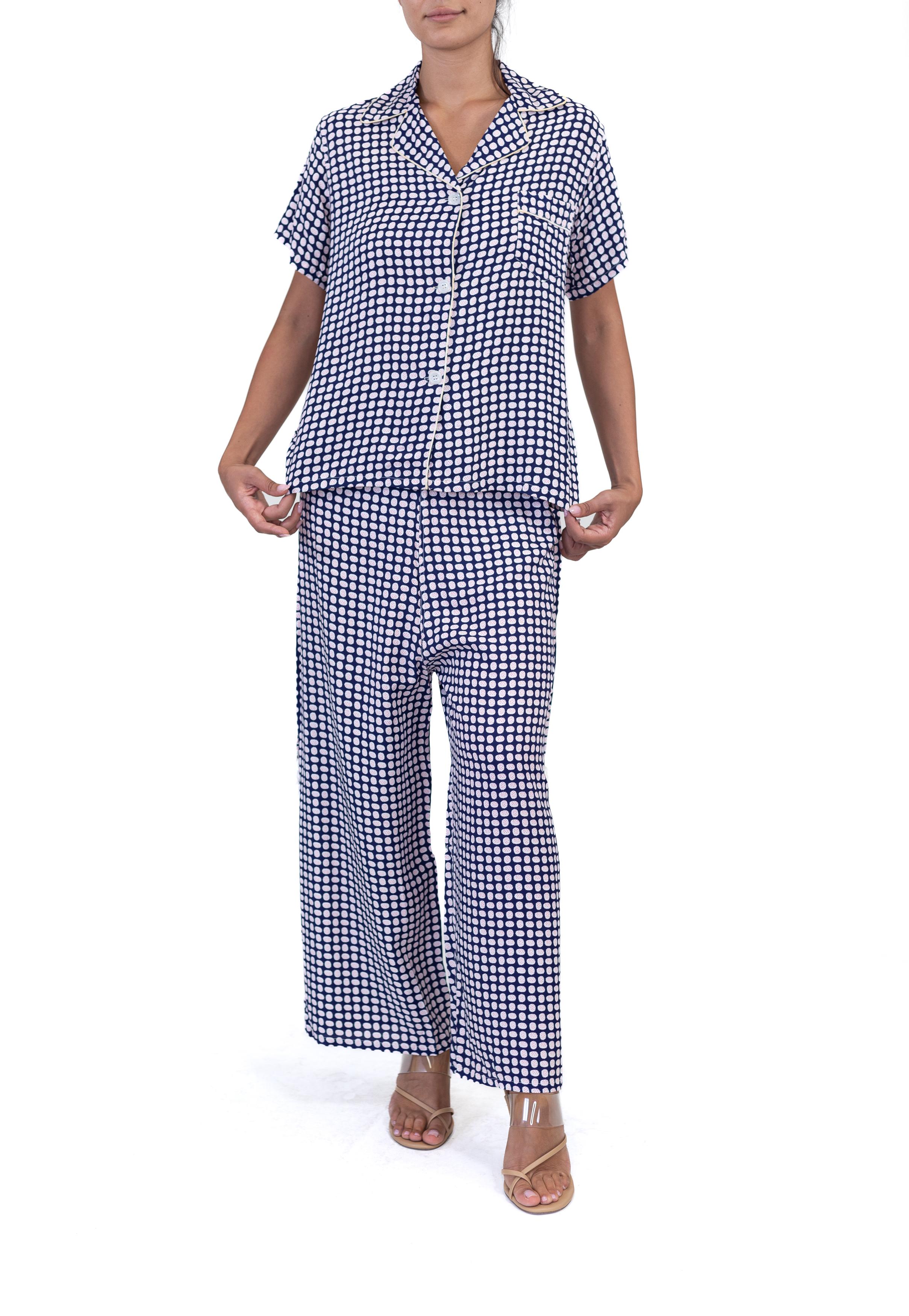 1940S Lewis Frimel Co Blue & White Cold Rayon Polka Dot Print Pajamas For Sale 3