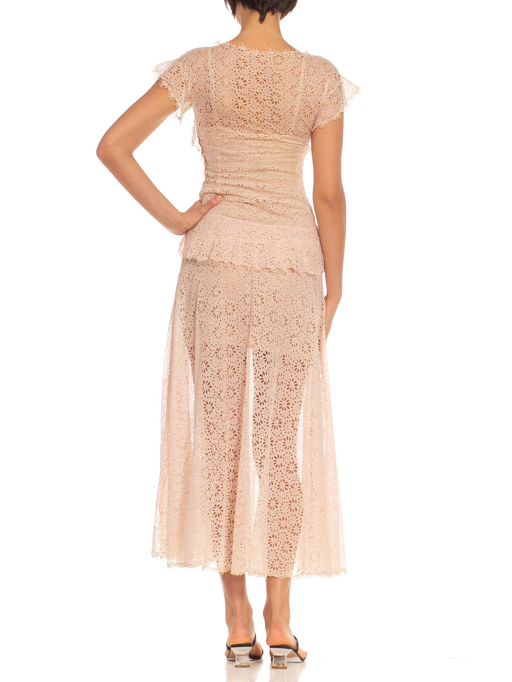 1940S Light Pink Cotton Eyelet Lace Dress For Sale 4