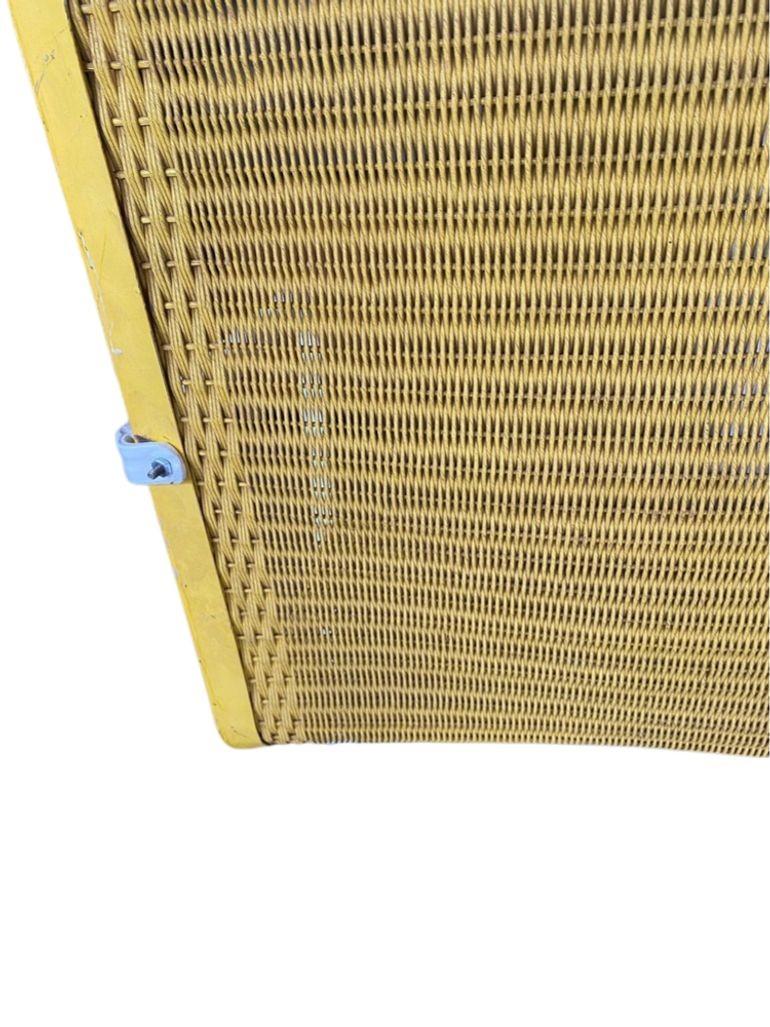 Vimini Sedia da patio per esterni in vimini Springer di Lloyd Loom, coppia di metà secolo in vendita