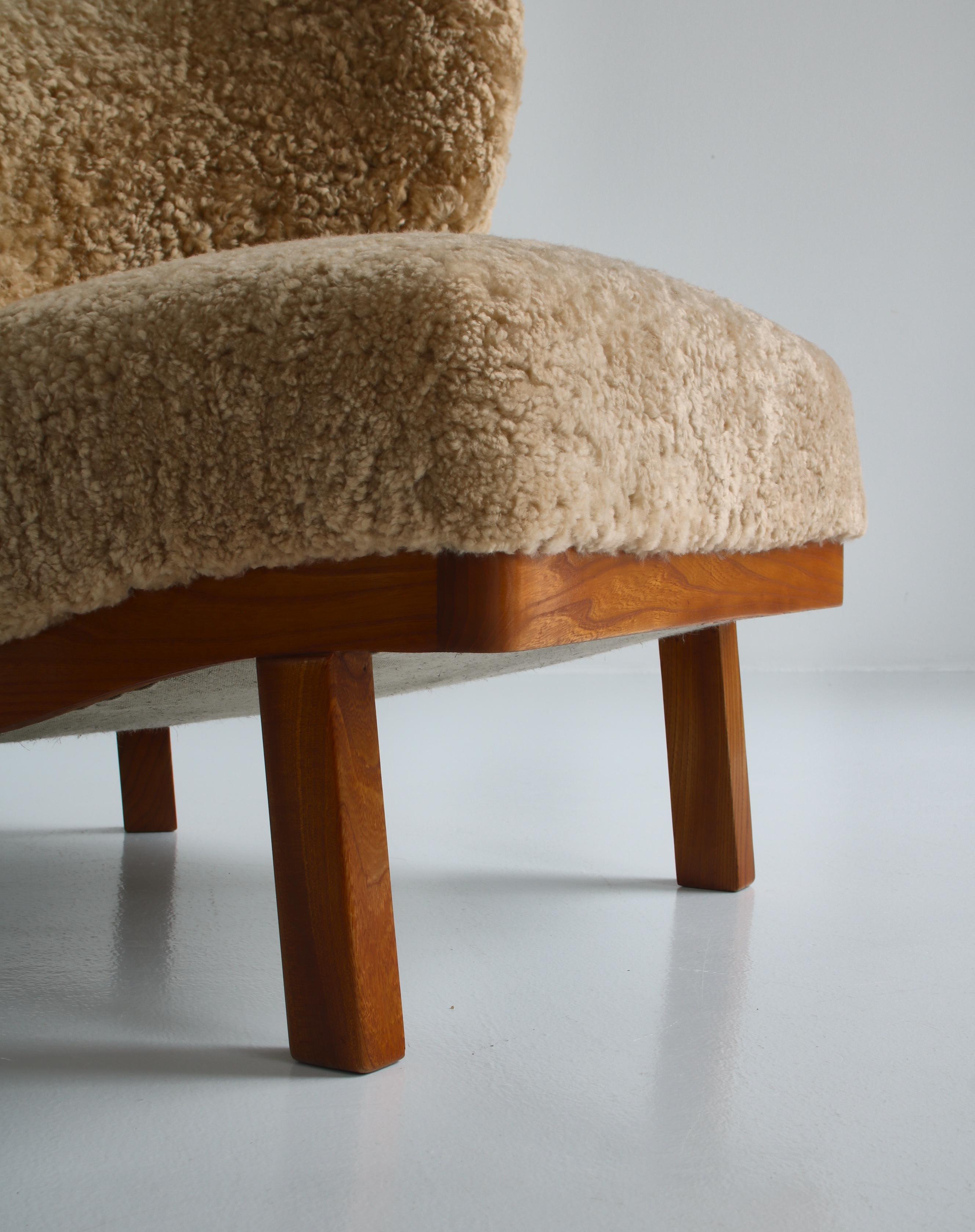 1930's Lounge Chair in Sheepskin, Otto Schulz for BOET, Scandinavian Modern In Good Condition In Odense, DK