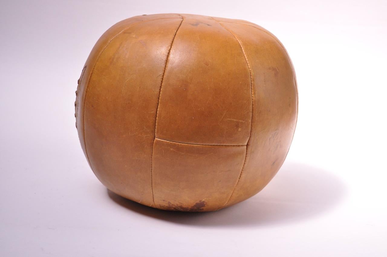 1940s MacGregor Goldsmith 9 LB Leather Medicine Ball In Distressed Condition For Sale In Brooklyn, NY