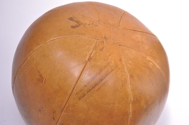 1940s MacGregor Goldsmith 9 LB Leather Medicine Ball For Sale 3