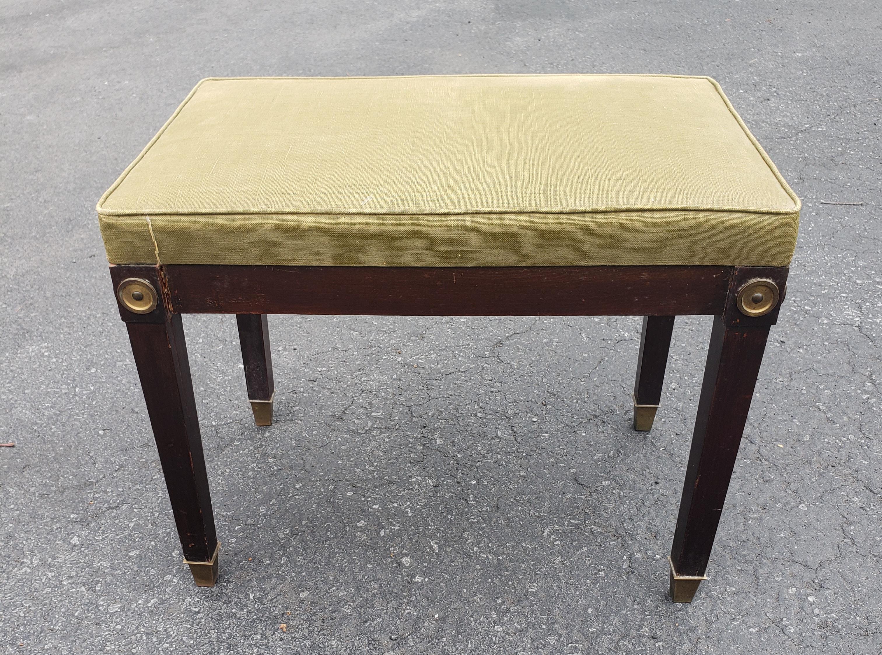 20th Century 1940s Mahogany and Upholstered Bench with Brass Capped Legs and Medallions For Sale