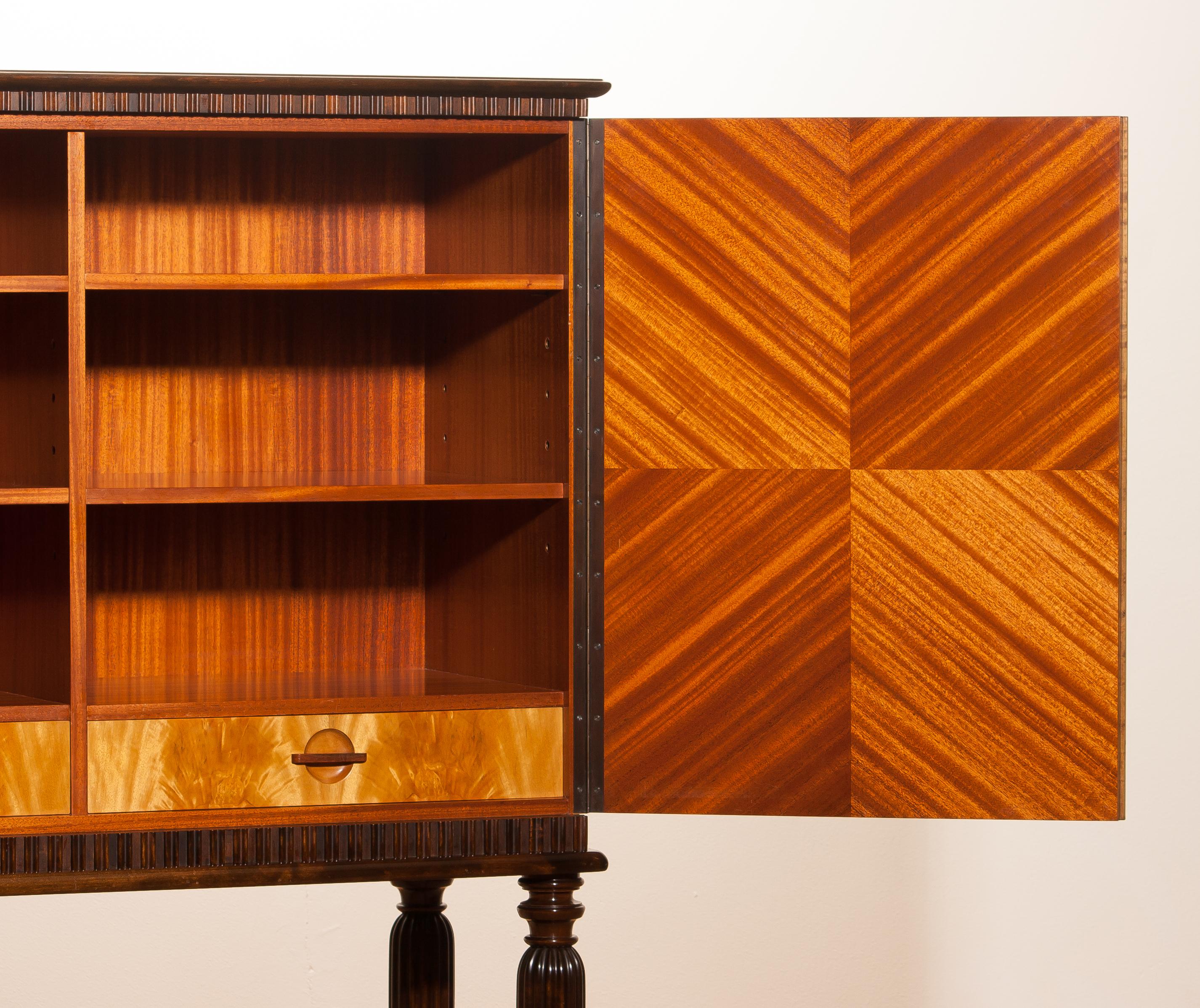 1940s Mahogany Dry Bar Cocktail Sideboard Cabinet by Reimers Möbler, Sweden In Good Condition In Silvolde, Gelderland