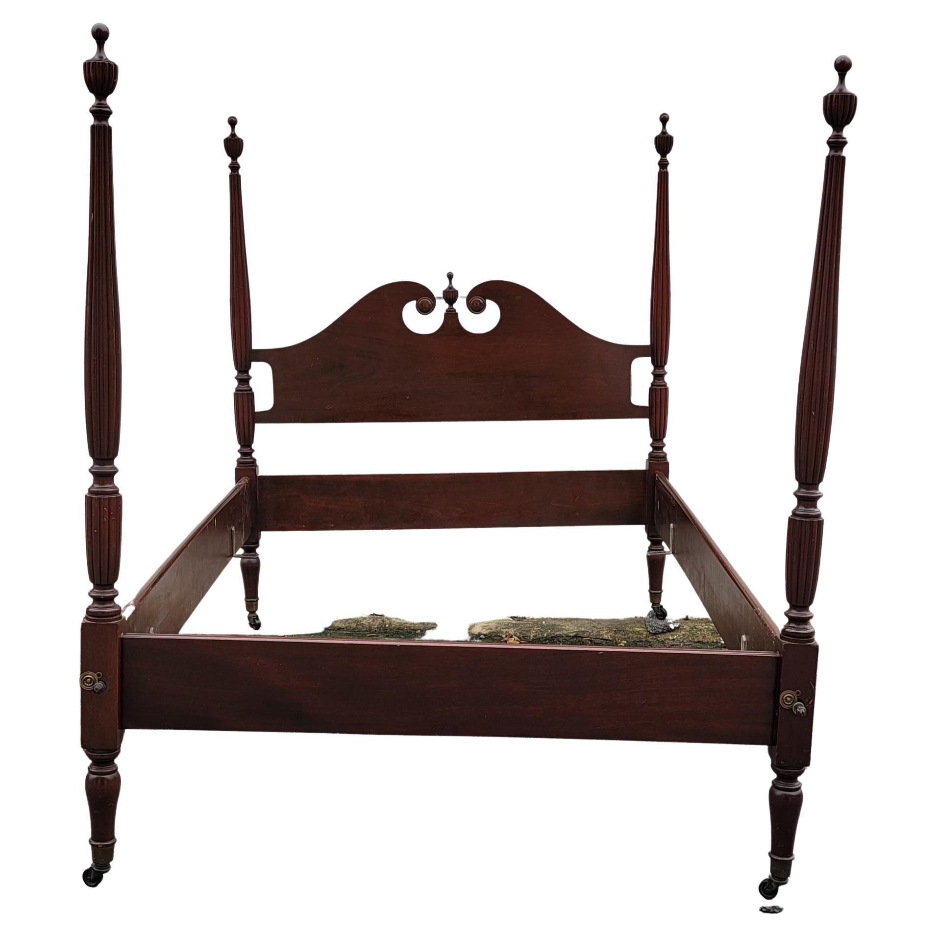 Mid-Century Modern 1940s Mahogany Full Size Poster Bed on Wheels with Urn Finials For Sale