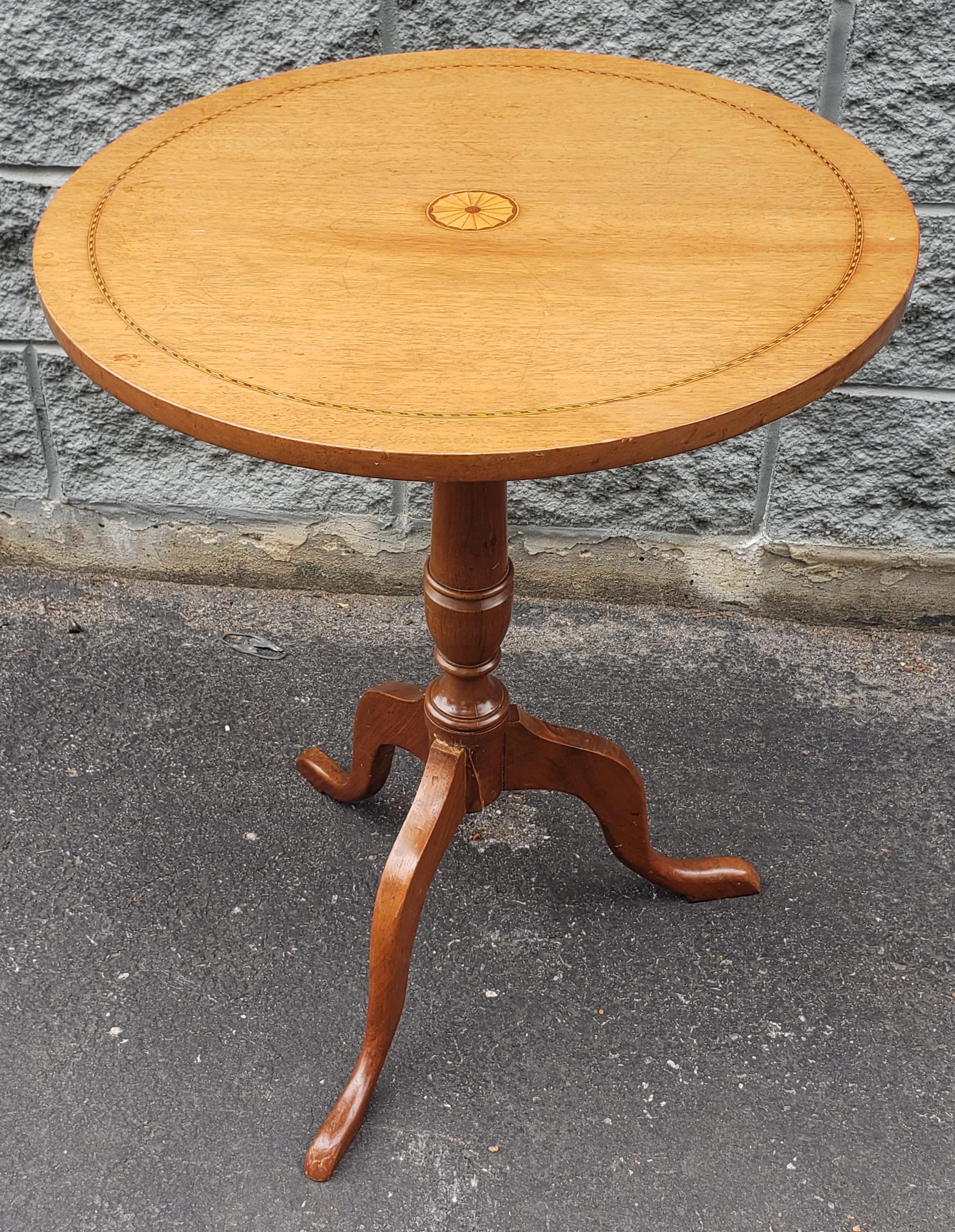 1940s Mahogany Inlaid Tilt Top Table In Good Condition For Sale In Germantown, MD