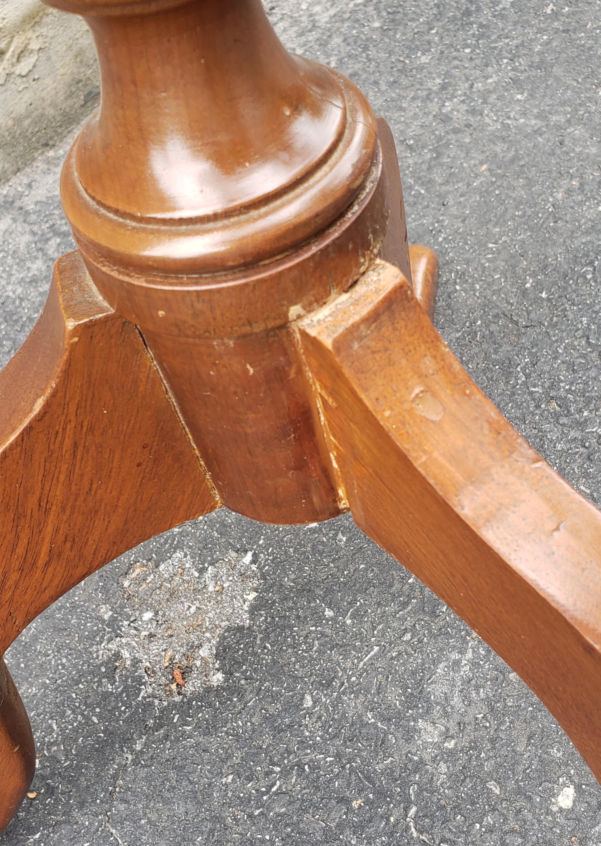 1940s Mahogany Inlaid Tilt Top Table For Sale 1