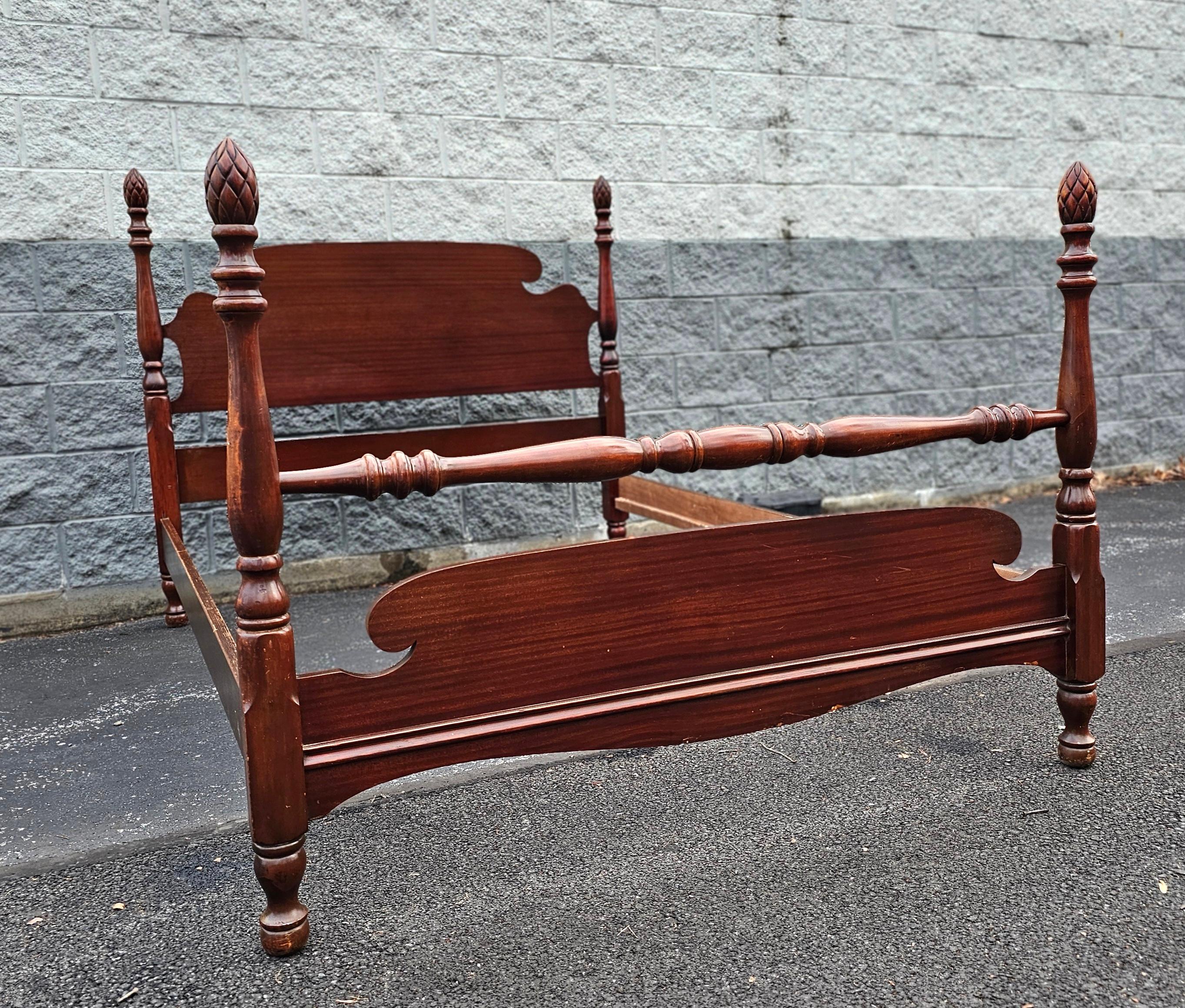 20th Century 1940s Mahogany Pinneaple  Semi -Posters Full Size Bed Frame For Sale
