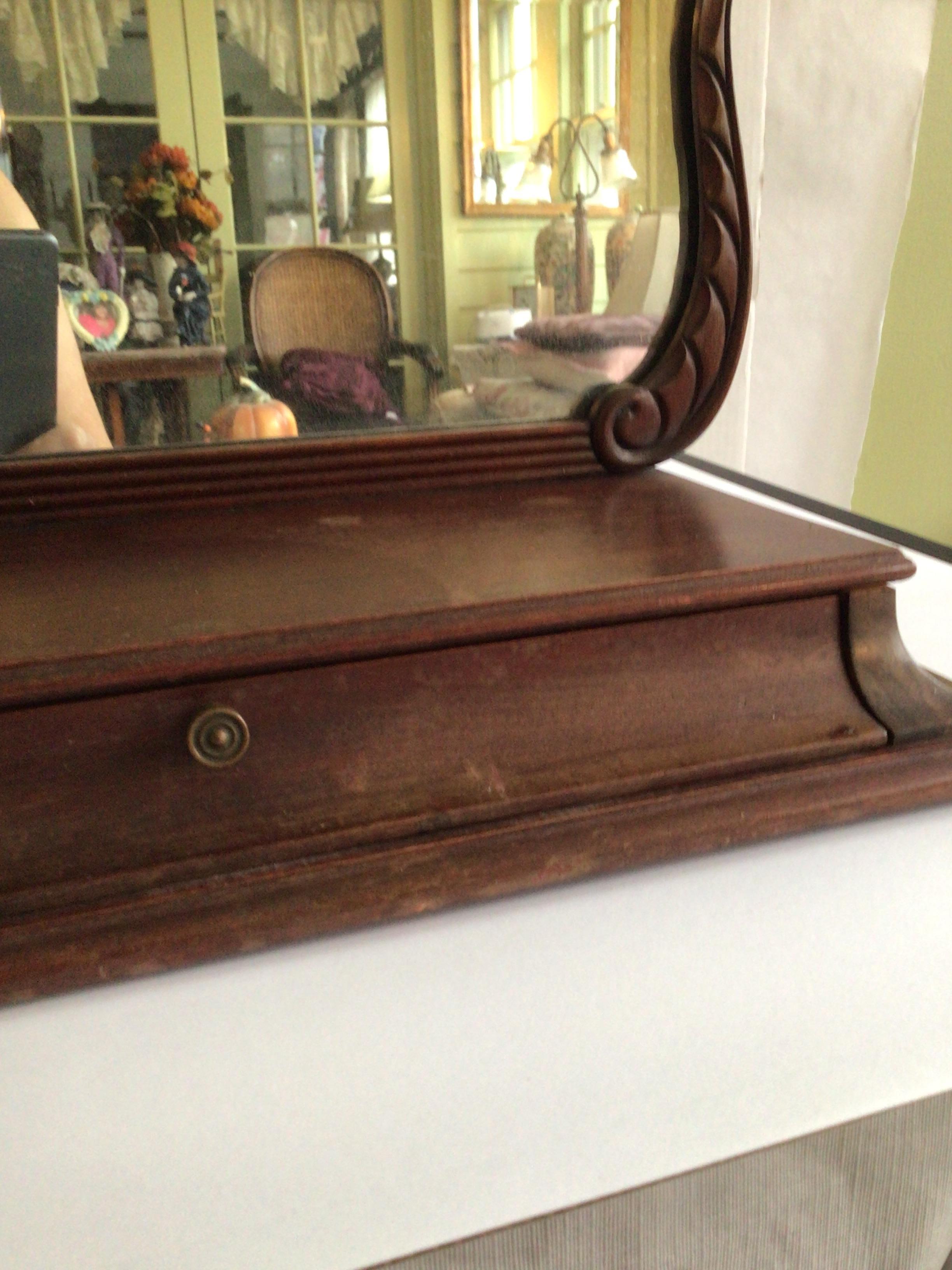1940s Mahogany Tabletop Vanity Mirror with Drawer For Sale 3