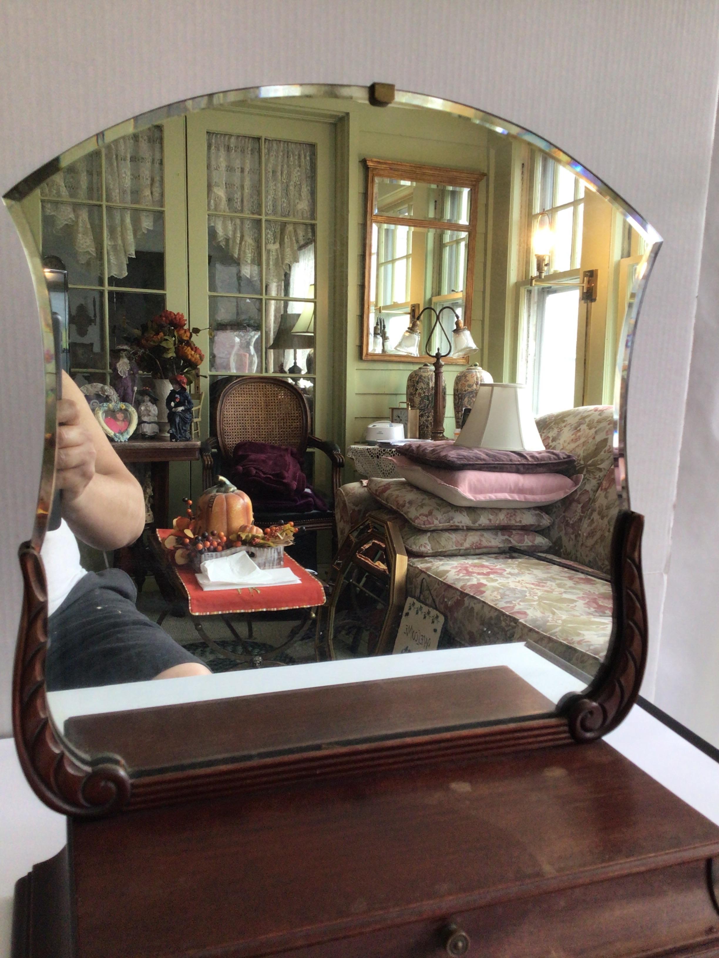 1940s vanity with mirror