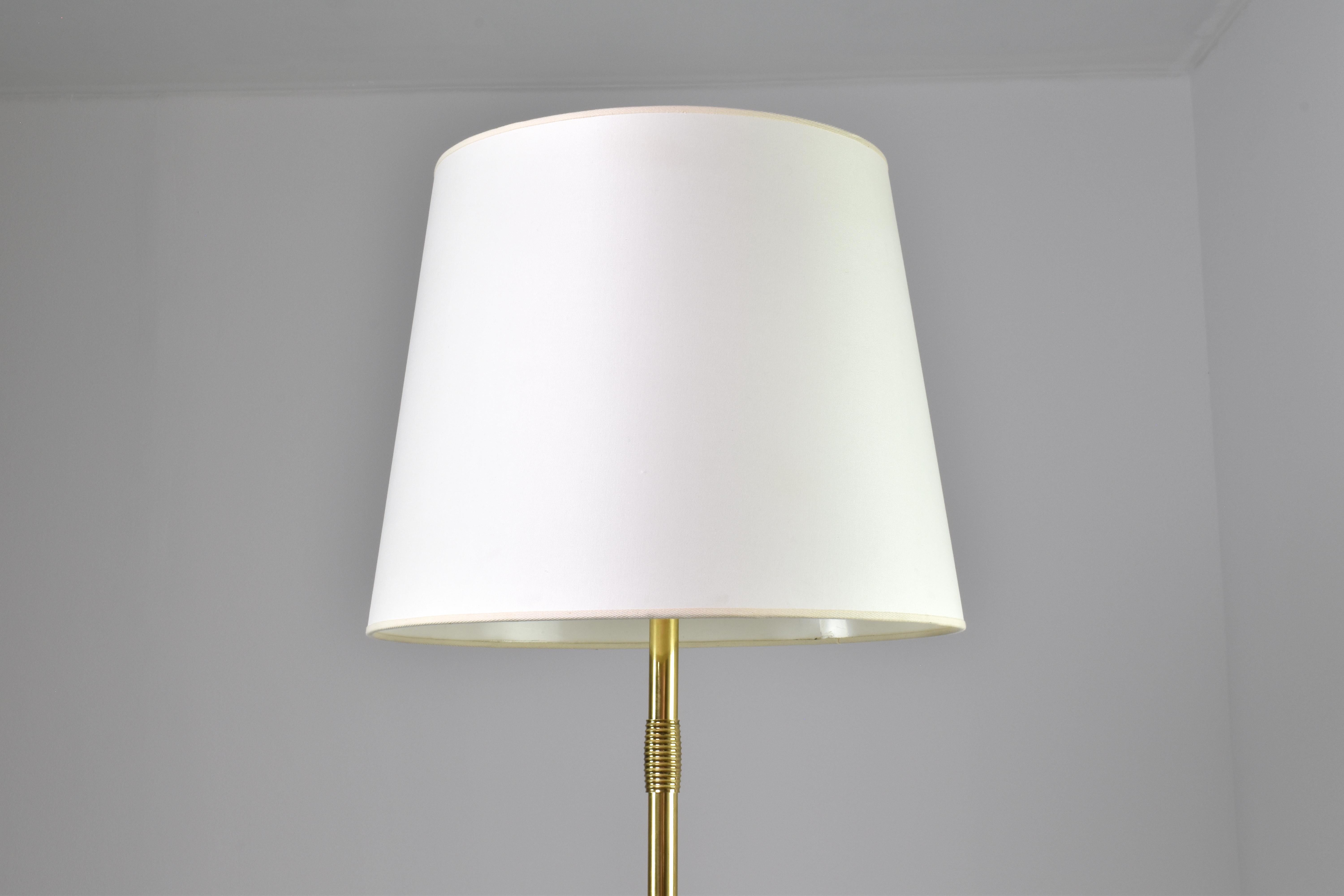 1940's Majestic Italian Floor Lamp by Giuseppe Ostuni for Oluce 1